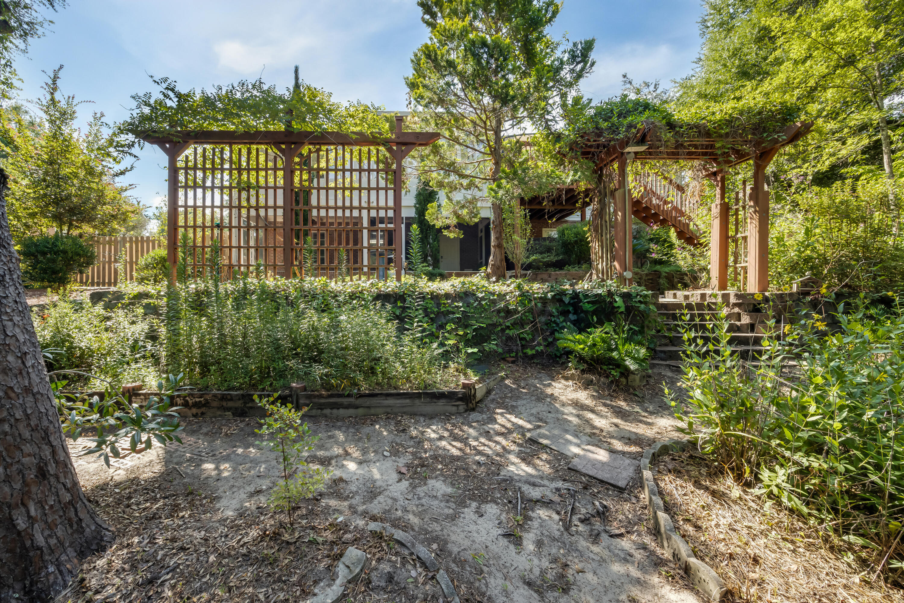 ROCKY BAYOU COUNTRY CLUB ESTATES 9 - Residential