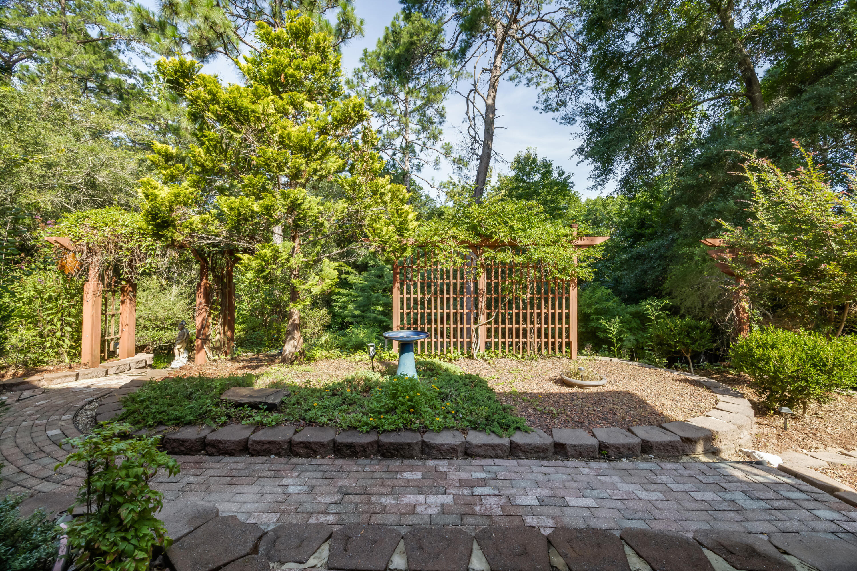 ROCKY BAYOU COUNTRY CLUB ESTATES 9 - Residential