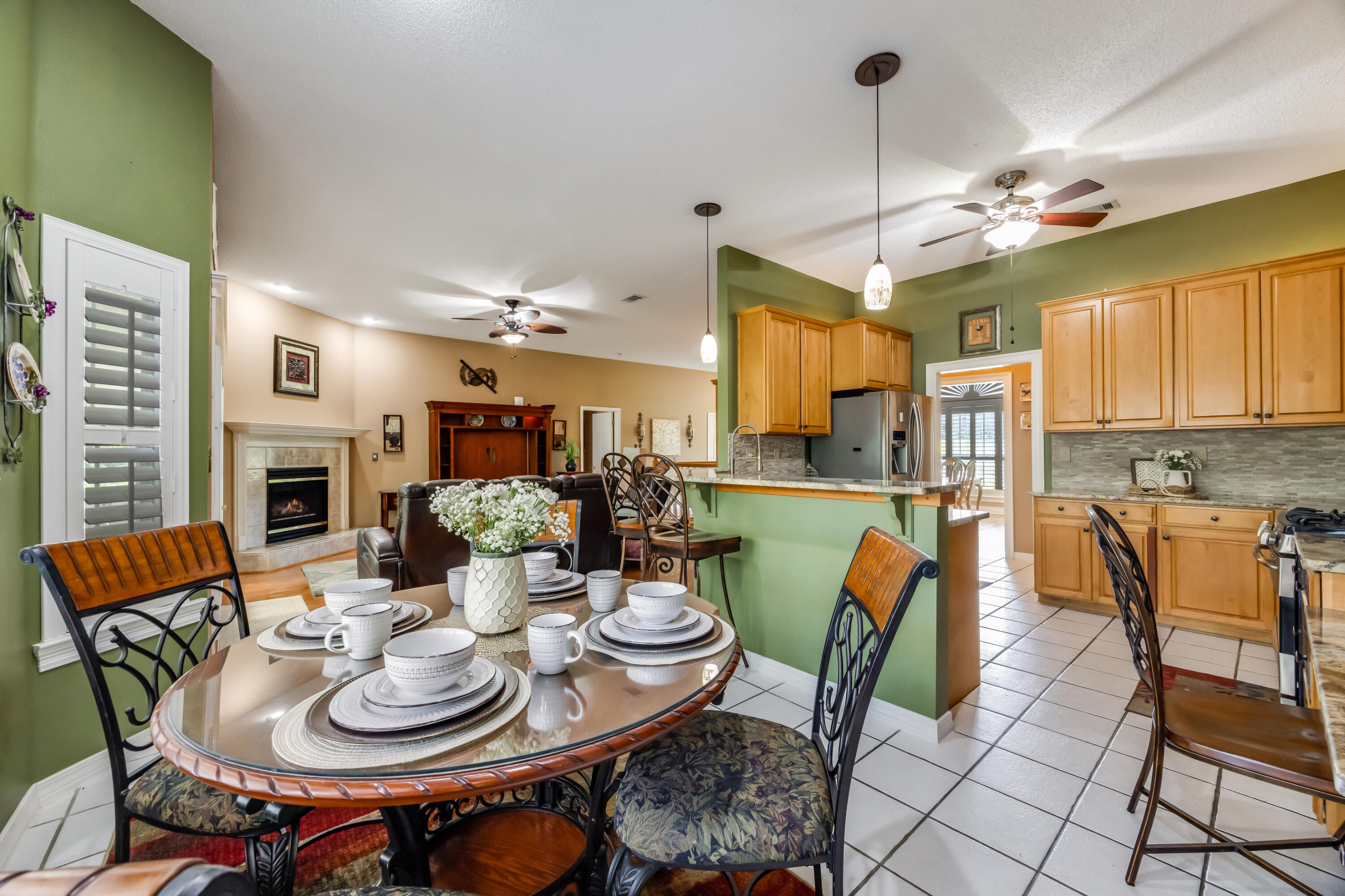 ROCKY BAYOU COUNTRY CLUB ESTATES 9 - Residential