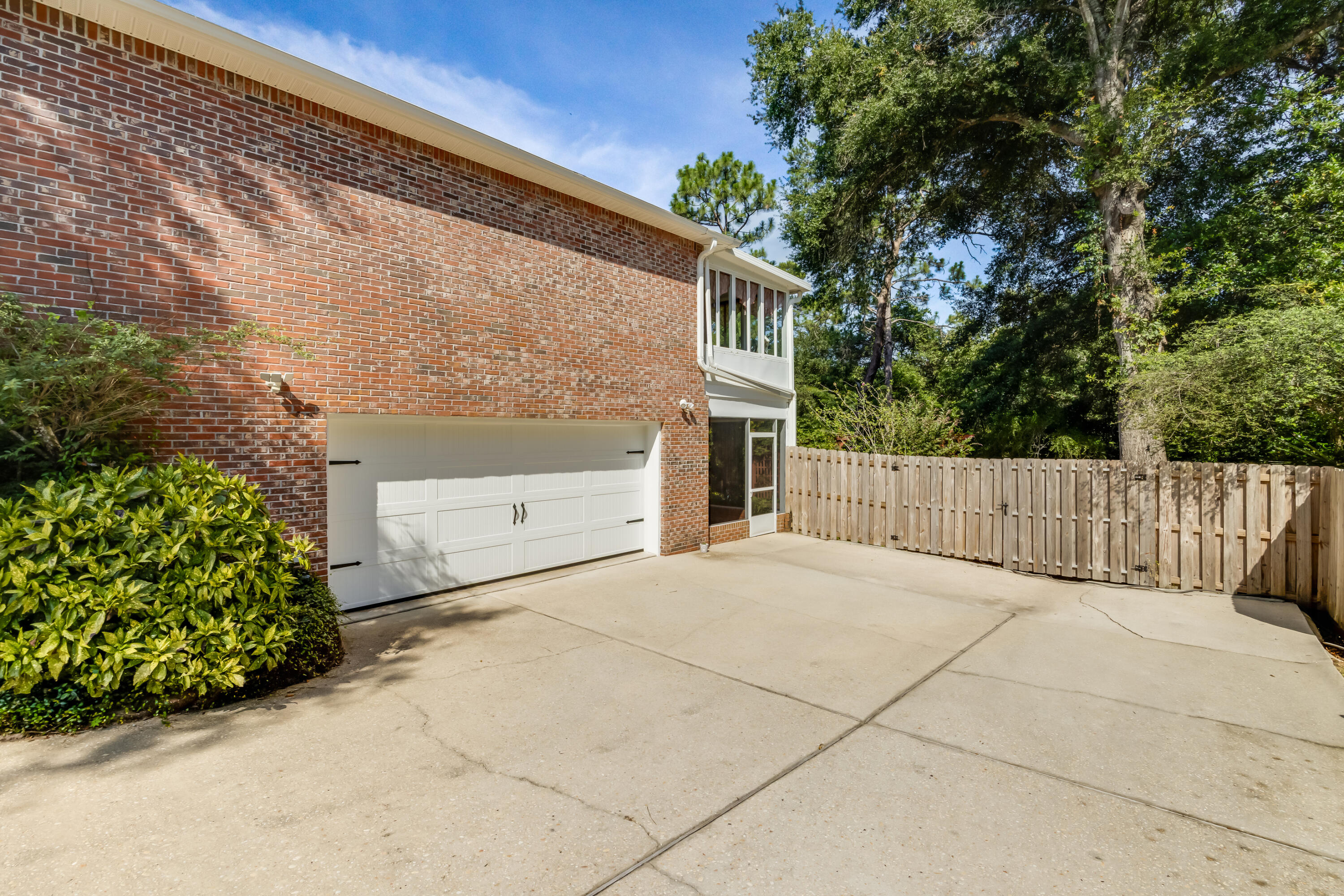 ROCKY BAYOU COUNTRY CLUB ESTATES 9 - Residential