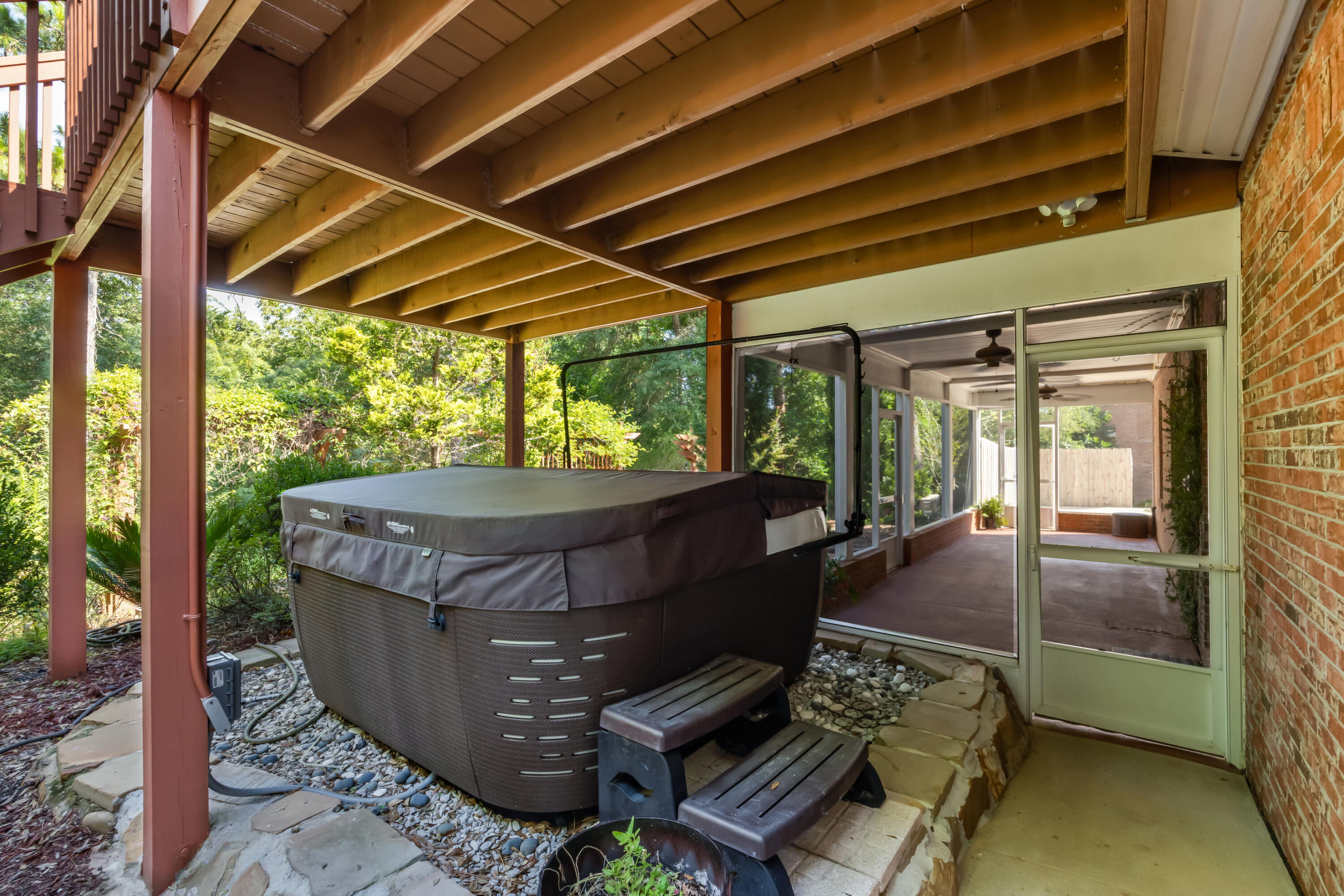 ROCKY BAYOU COUNTRY CLUB ESTATES 9 - Residential