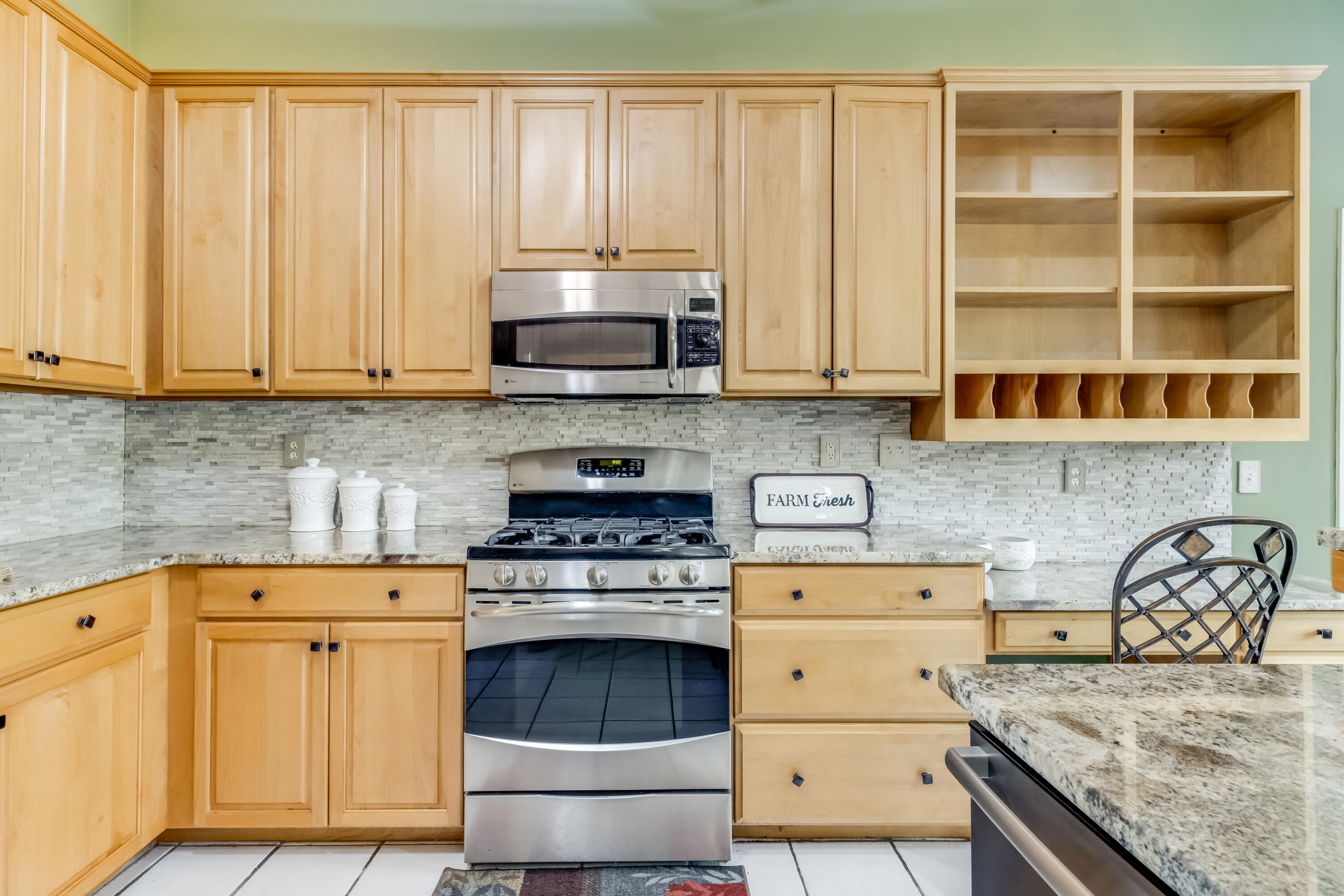 ROCKY BAYOU COUNTRY CLUB ESTATES 9 - Residential