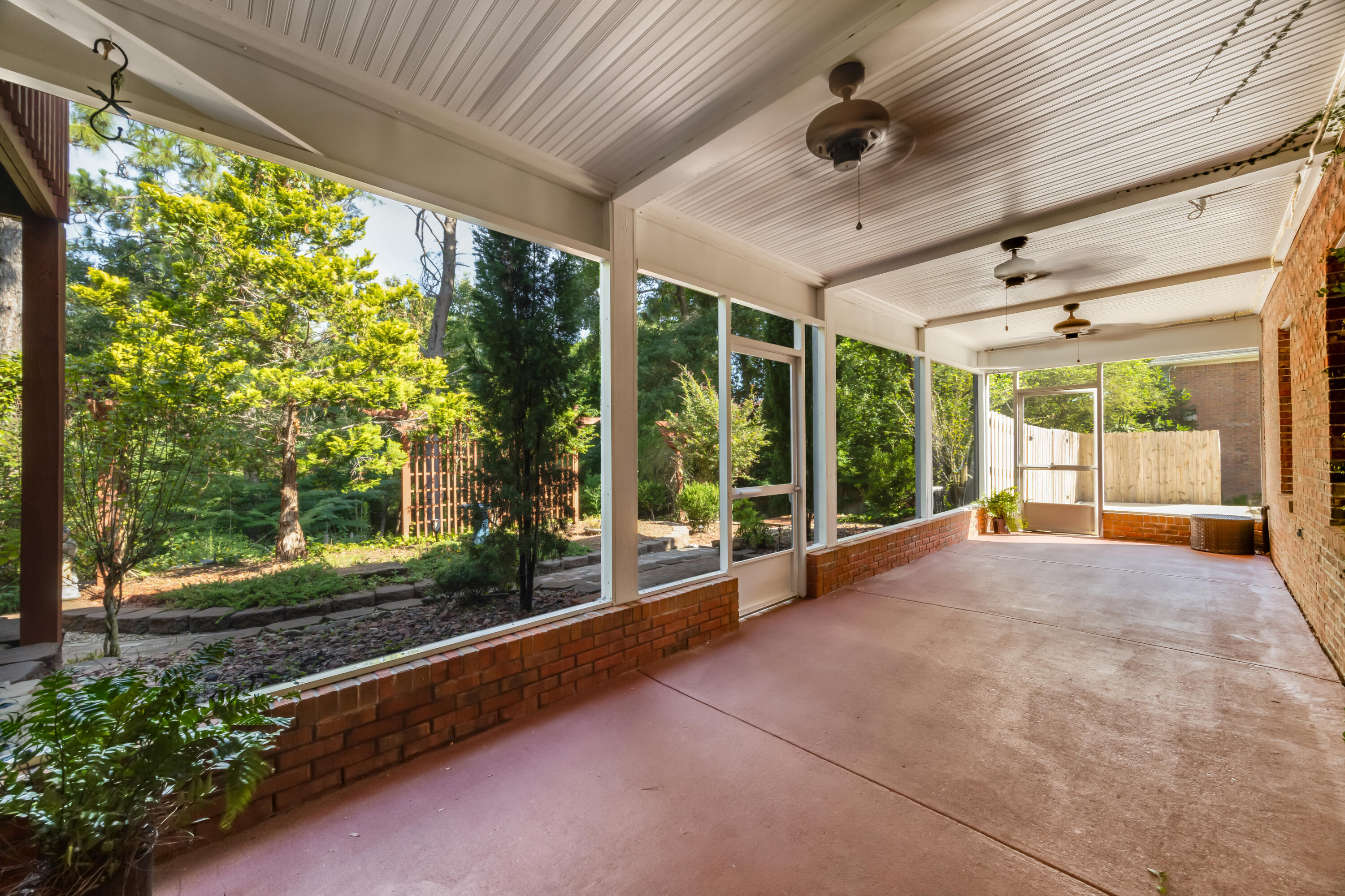 ROCKY BAYOU COUNTRY CLUB ESTATES 9 - Residential