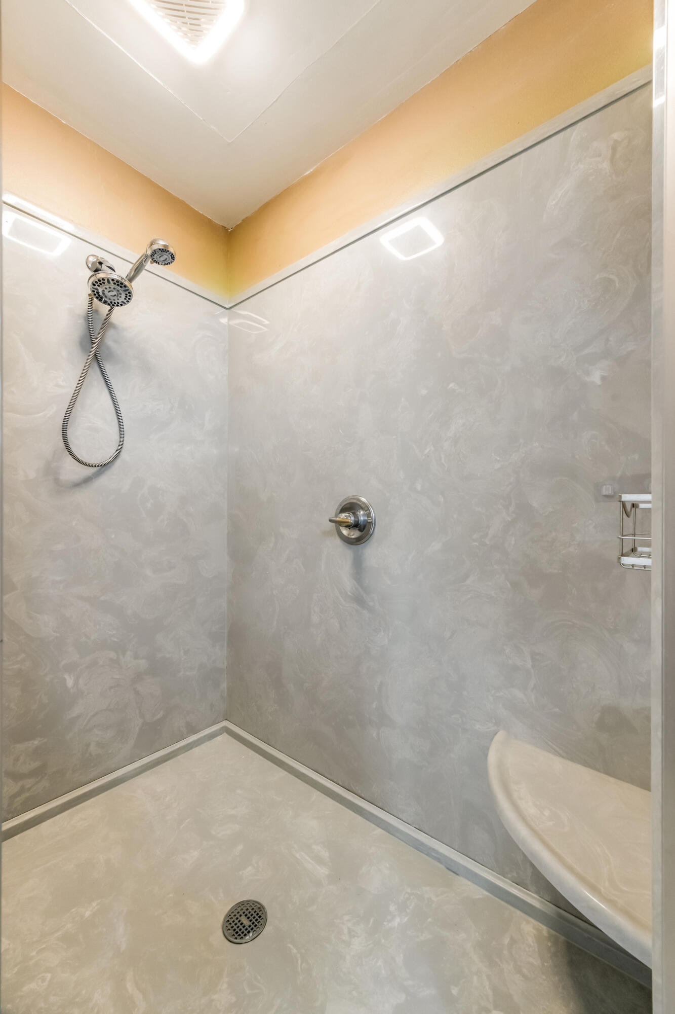 ROCKY BAYOU COUNTRY CLUB ESTATES 9 - Residential