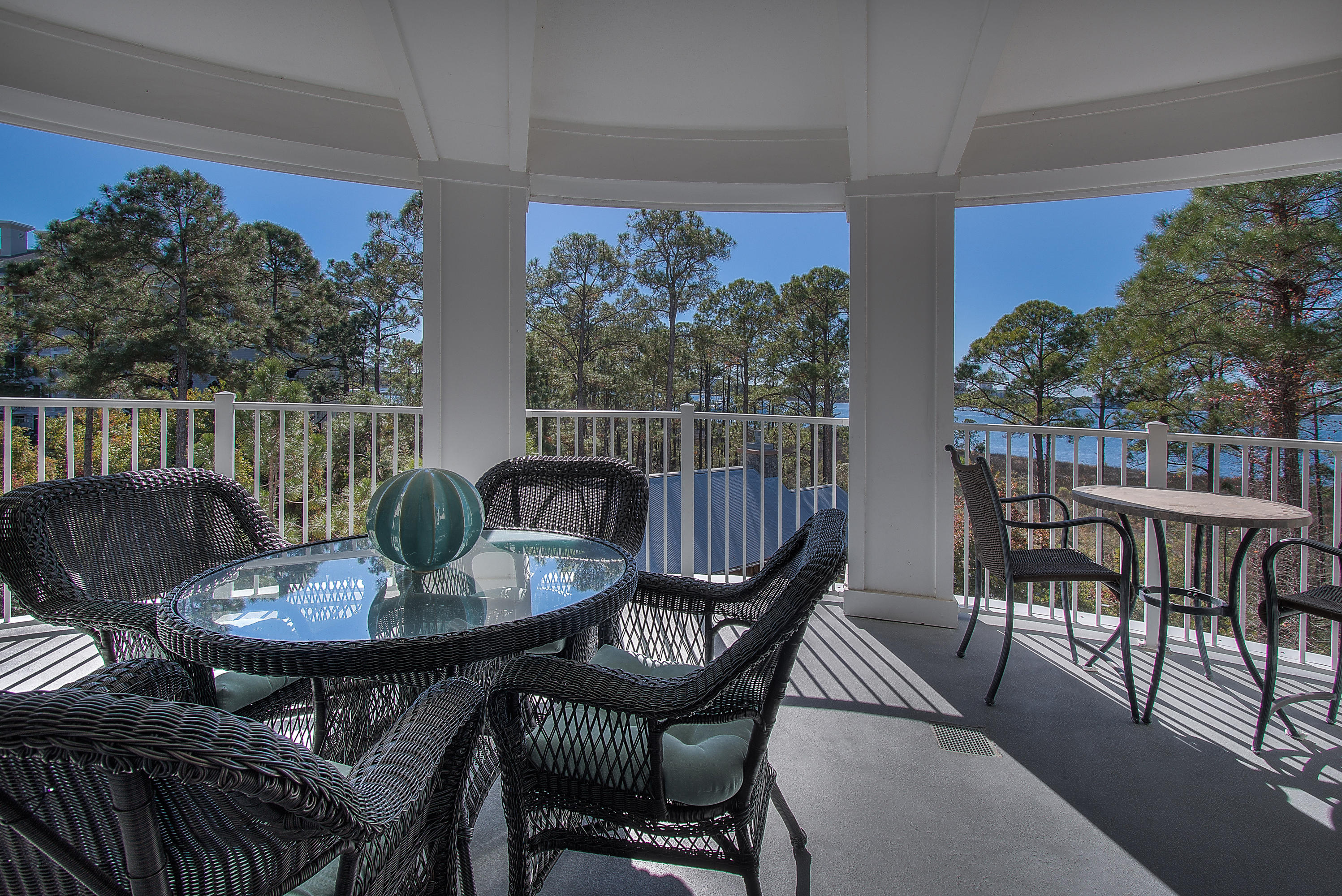 BAHIA CONDO - Residential