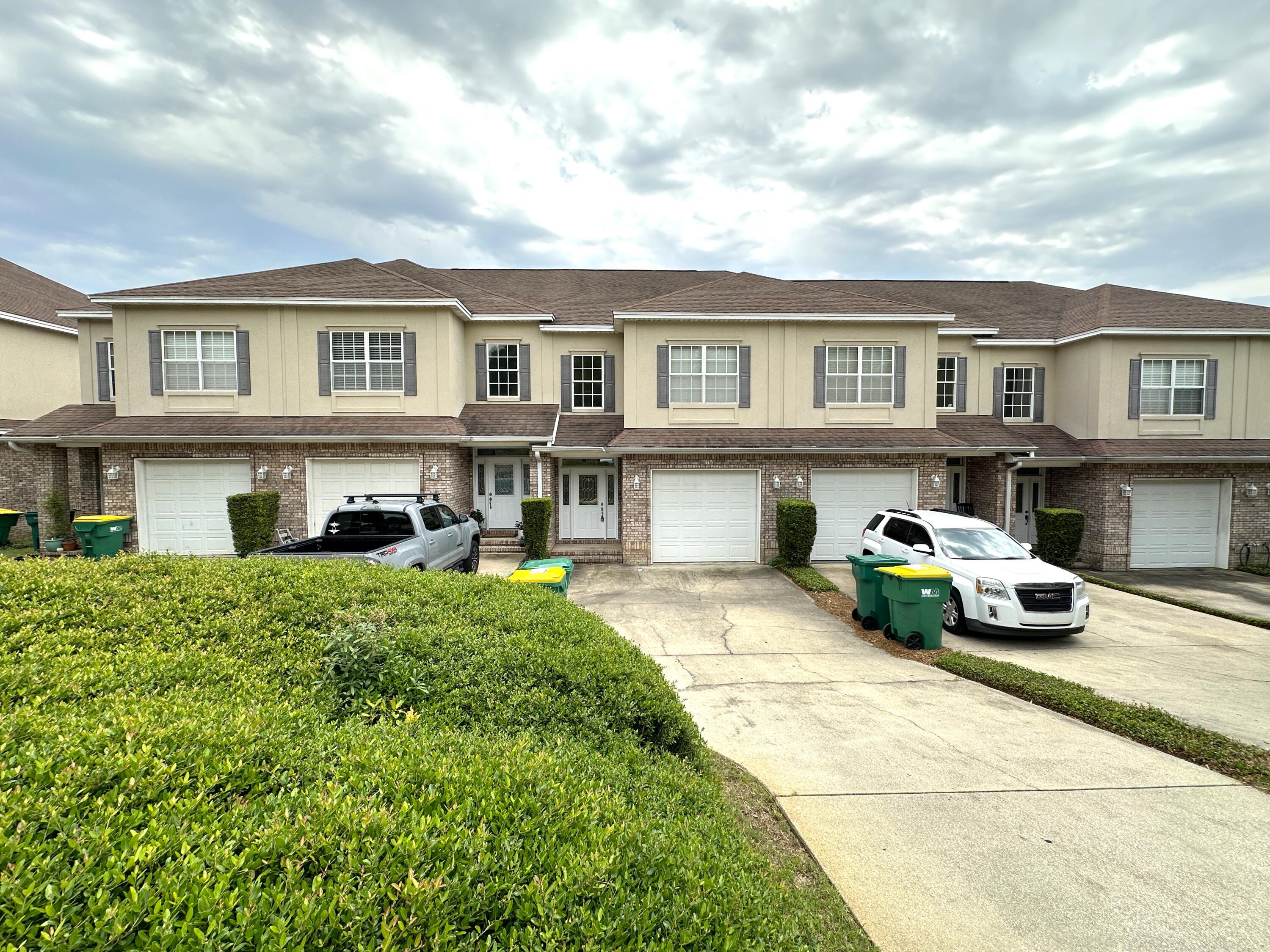WALTON OAKS TOWNHOMES - Residential