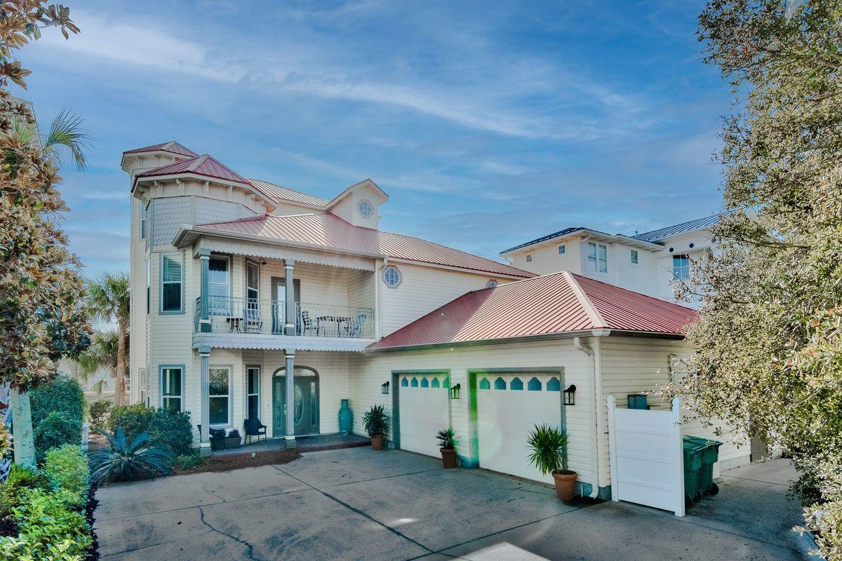 CRYSTAL SHORES - Residential