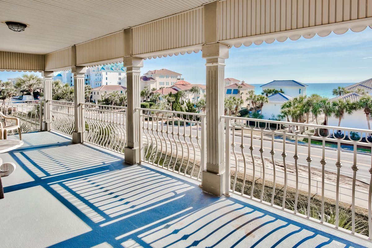 CRYSTAL SHORES - Residential