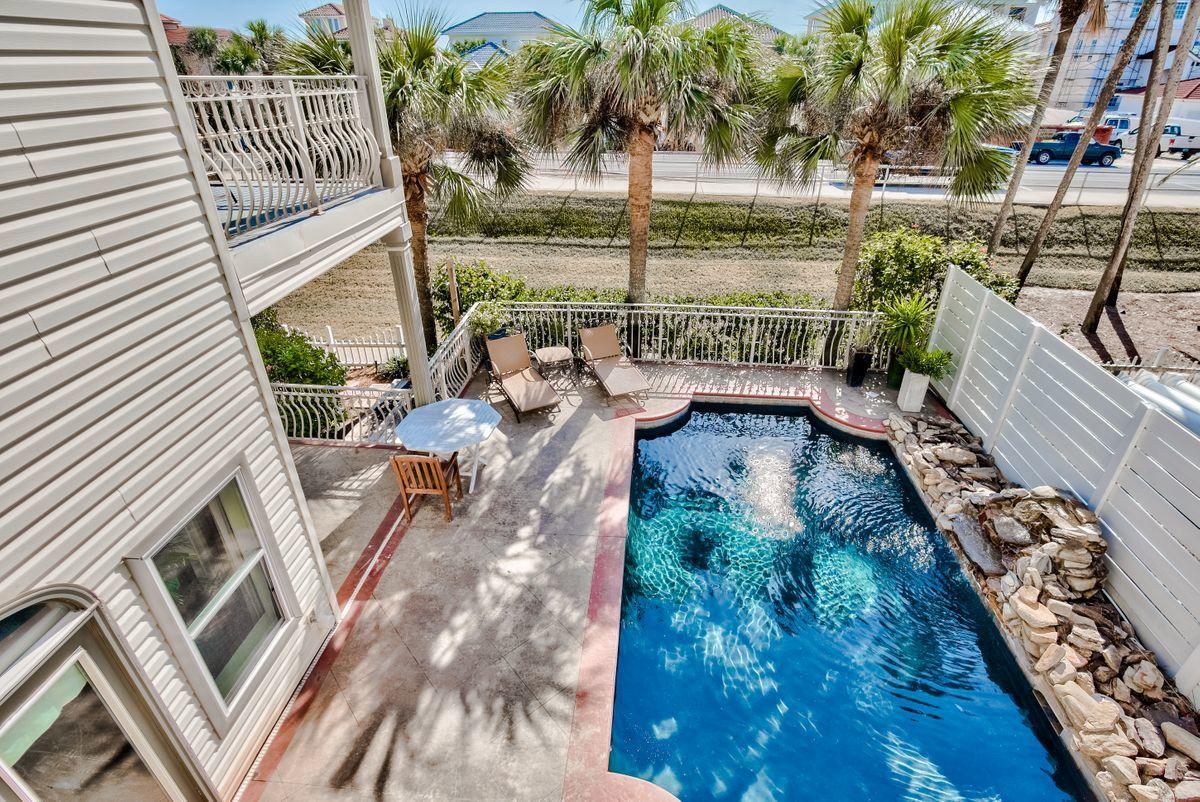 CRYSTAL SHORES - Residential