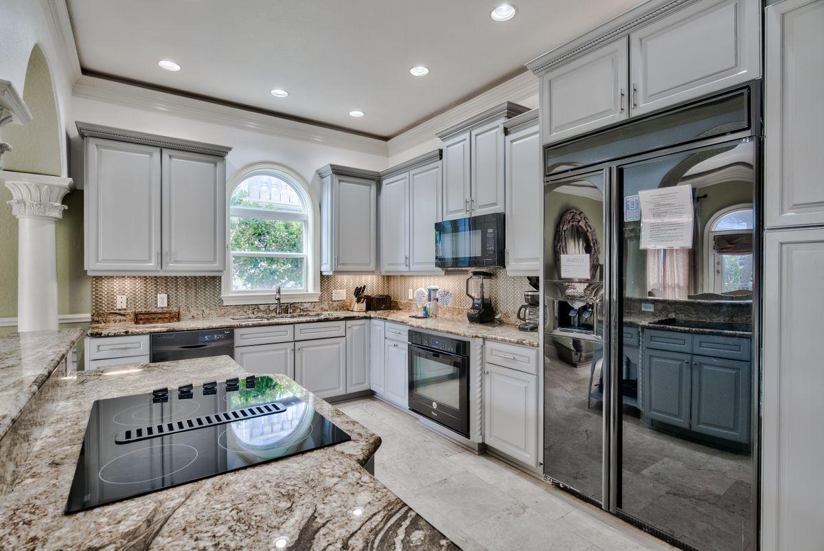 CRYSTAL SHORES - Residential