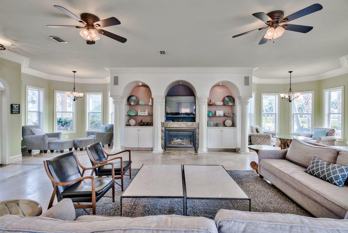 CRYSTAL SHORES - Residential