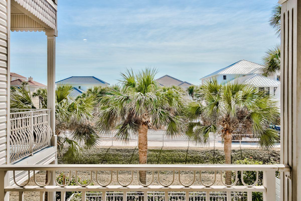 CRYSTAL SHORES - Residential