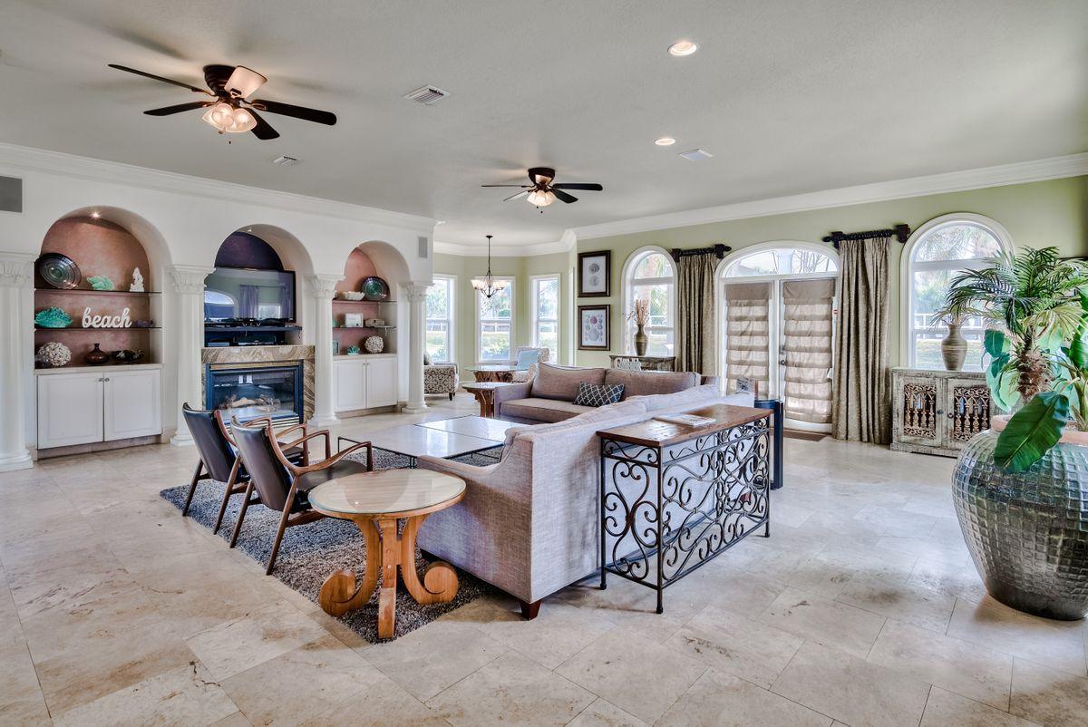 CRYSTAL SHORES - Residential