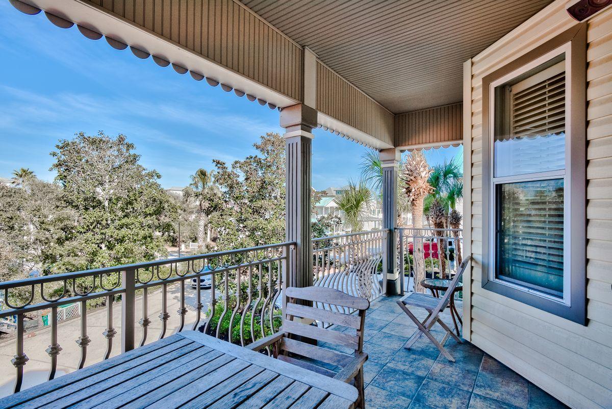 CRYSTAL SHORES - Residential