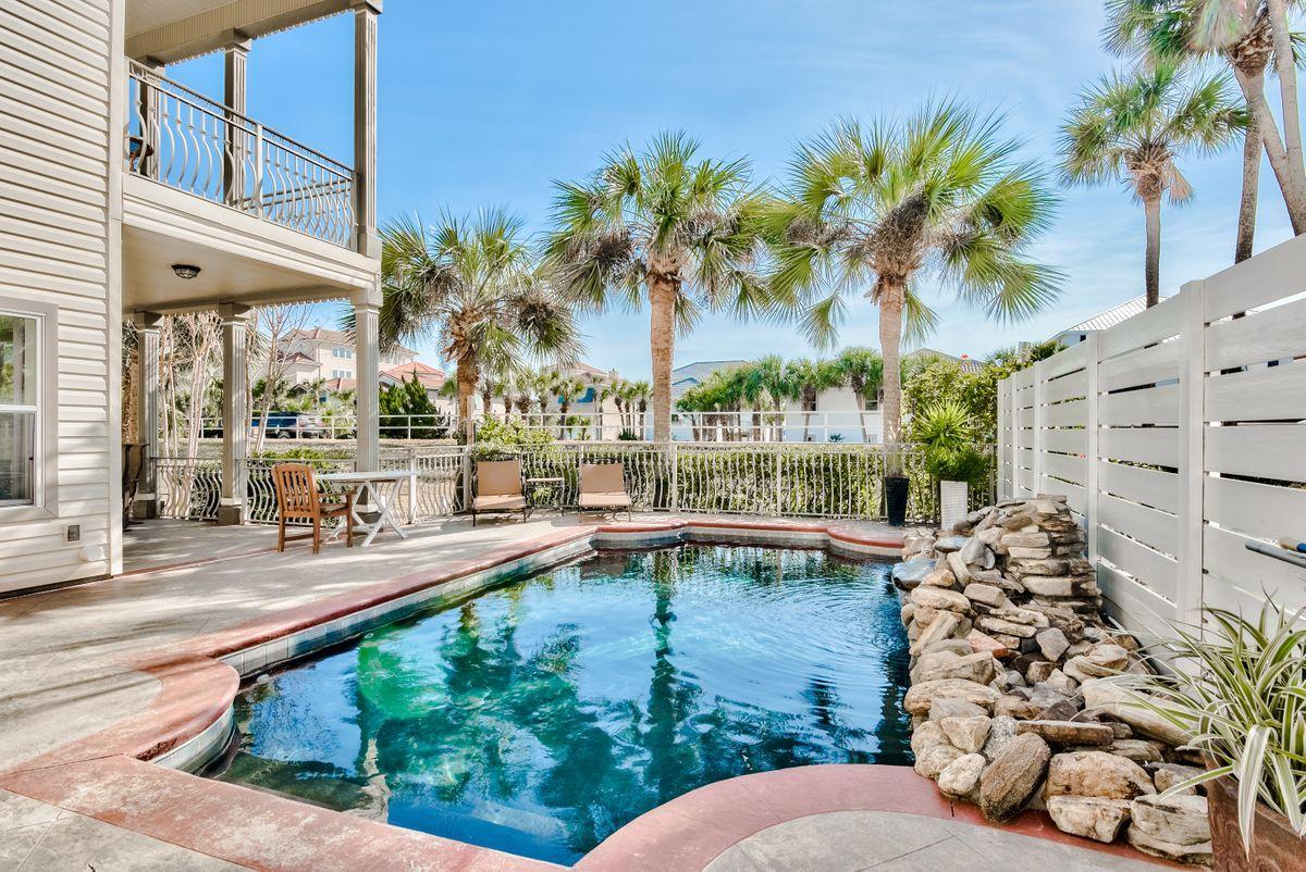 CRYSTAL SHORES - Residential