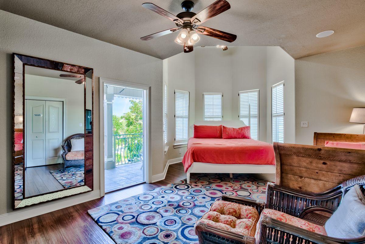 CRYSTAL SHORES - Residential