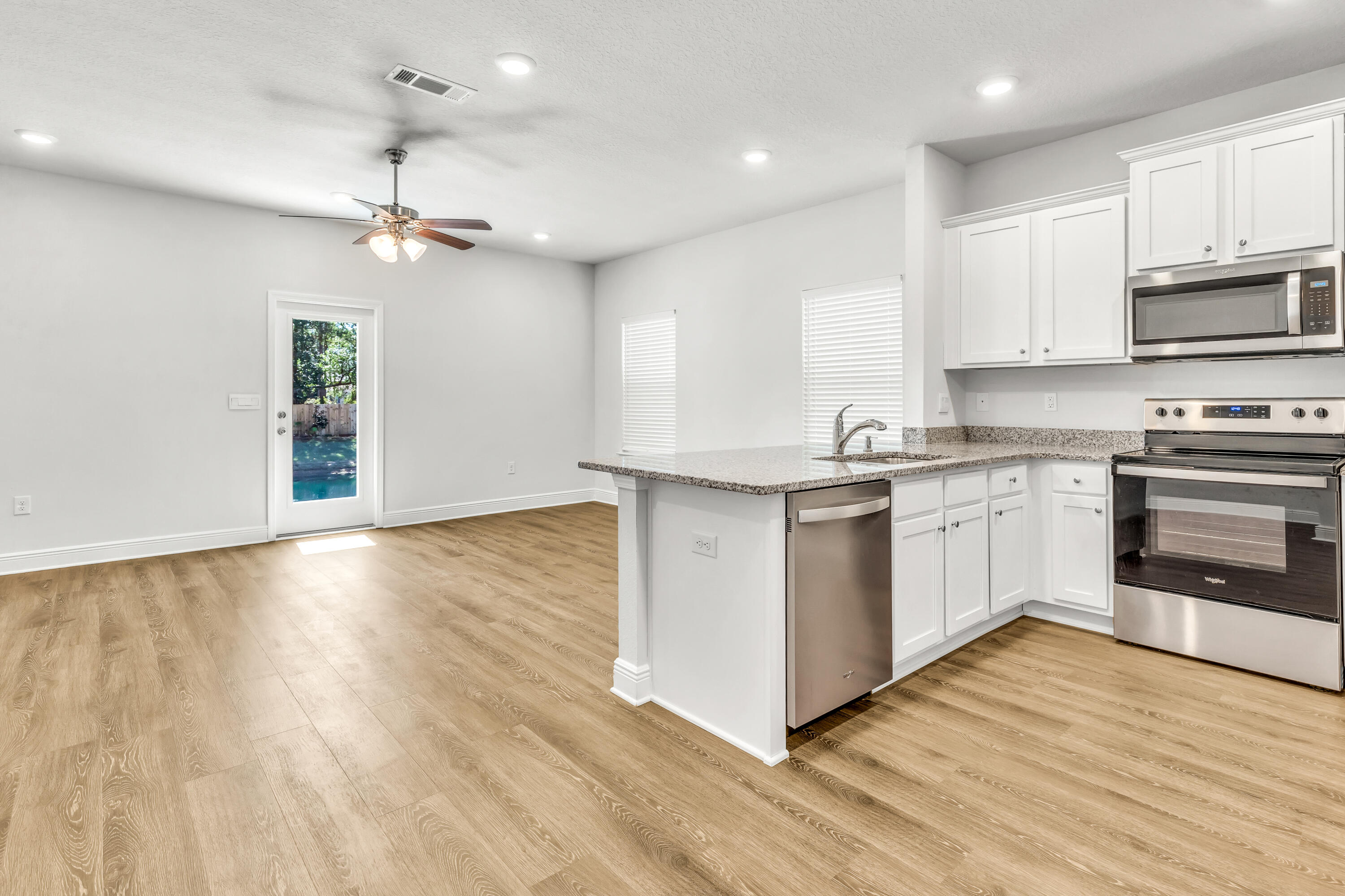 SANDHILL PINES - Residential Lease