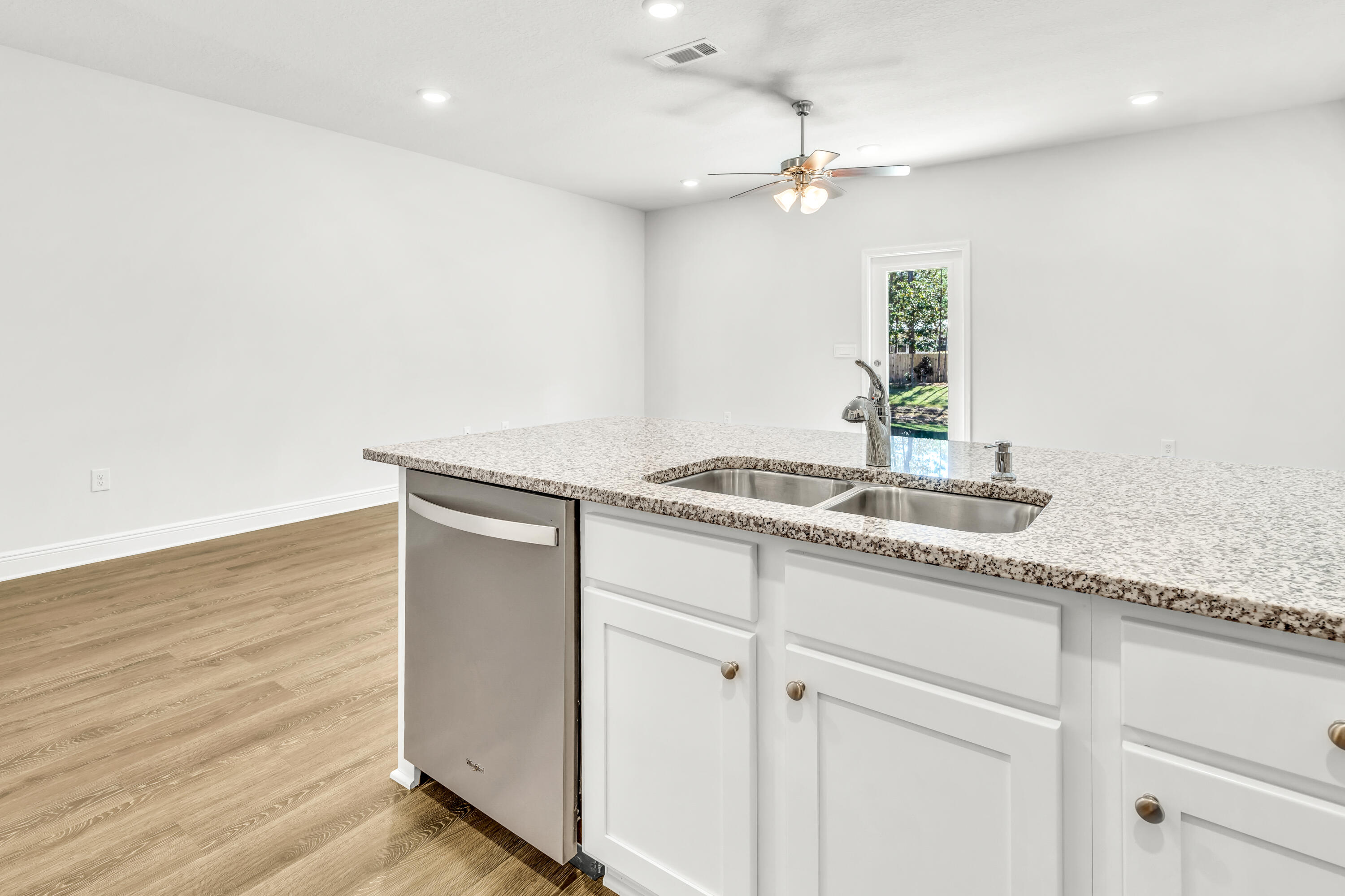 SANDHILL PINES - Residential Lease