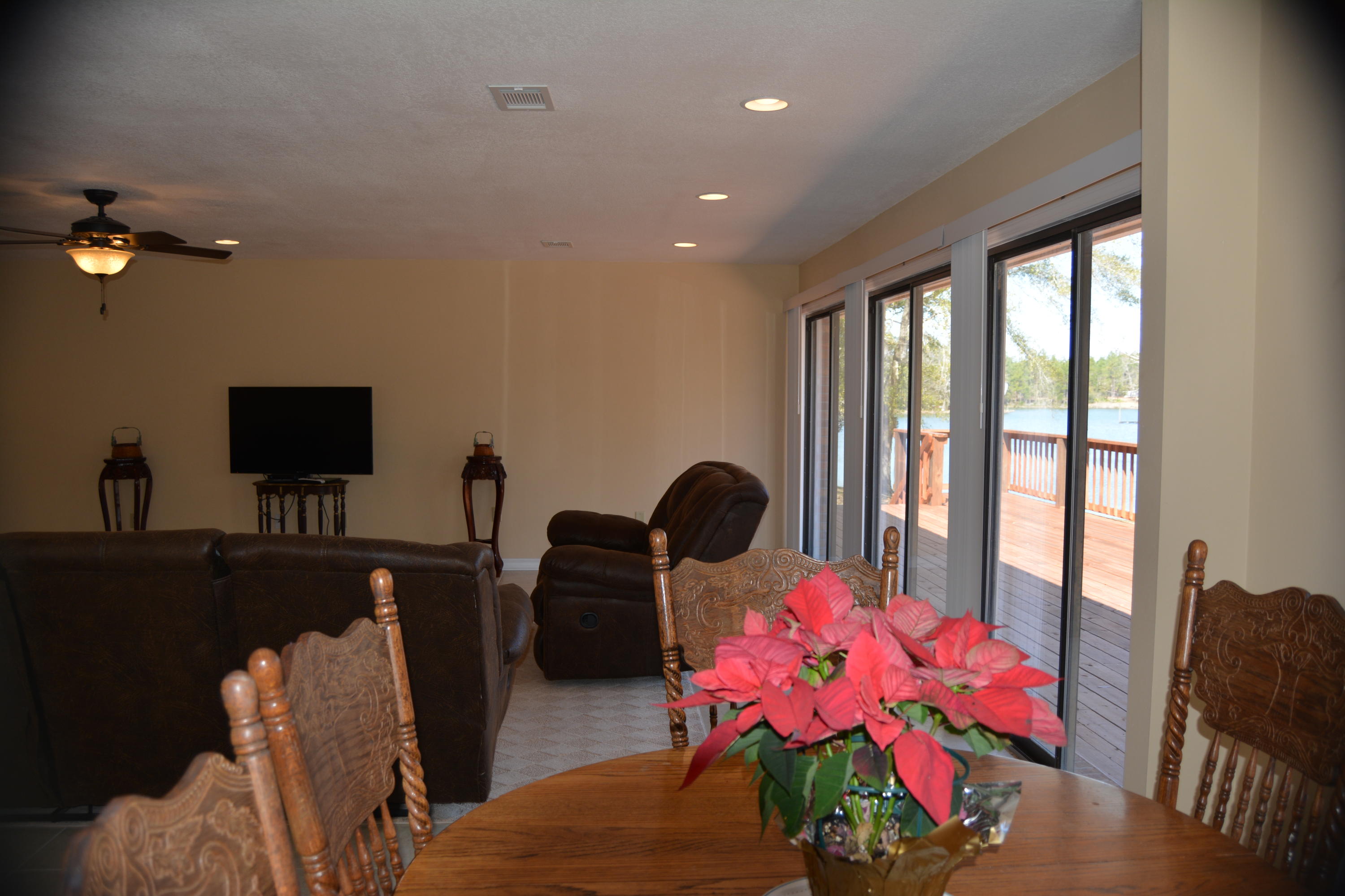 MIRROR LAKE - Residential