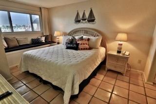 SUMMIT CONDOMINIUM, THE - Residential