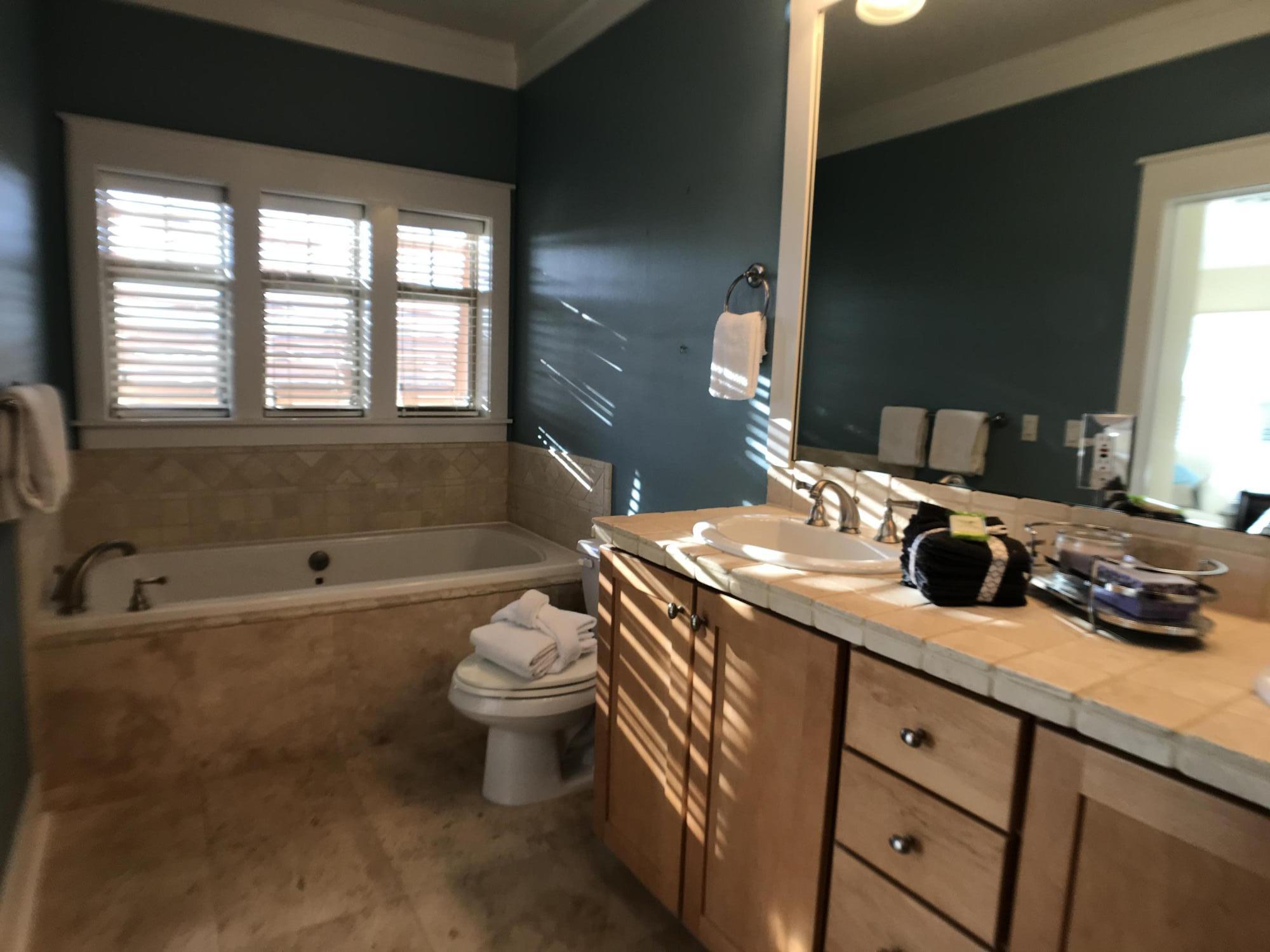 MAGNOLIA BAY - Residential