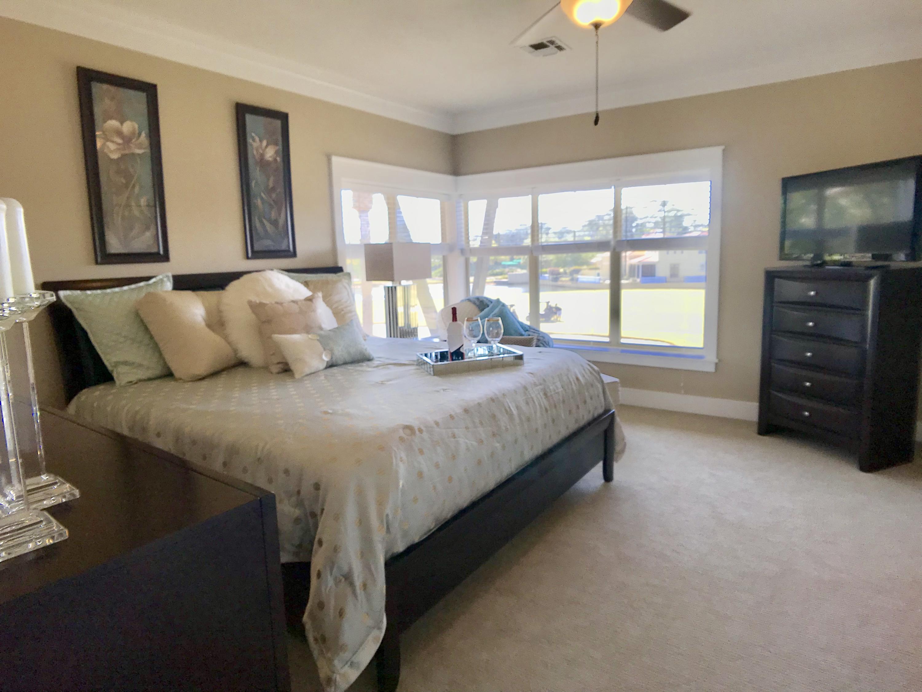 MAGNOLIA BAY - Residential