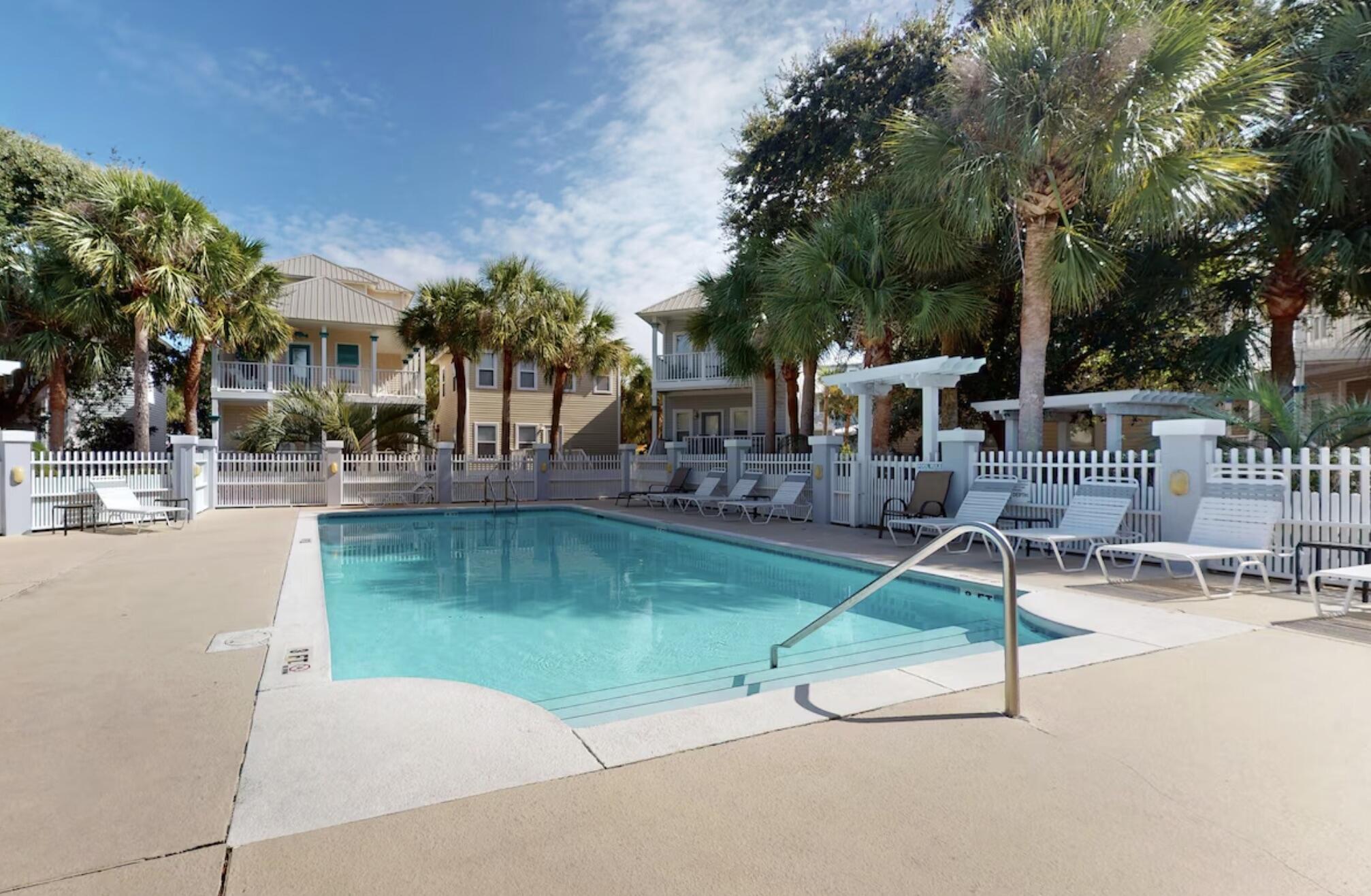 OLD FLORIDA COTTAGES - Residential