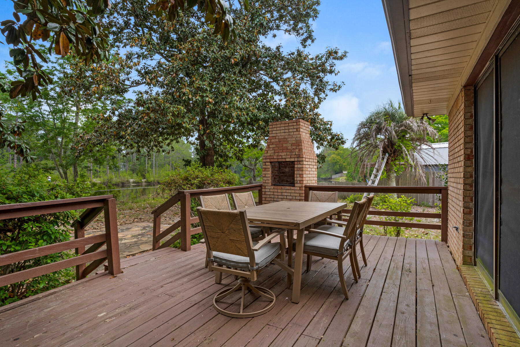 LAKEVIEW ESTATES - Residential Lease