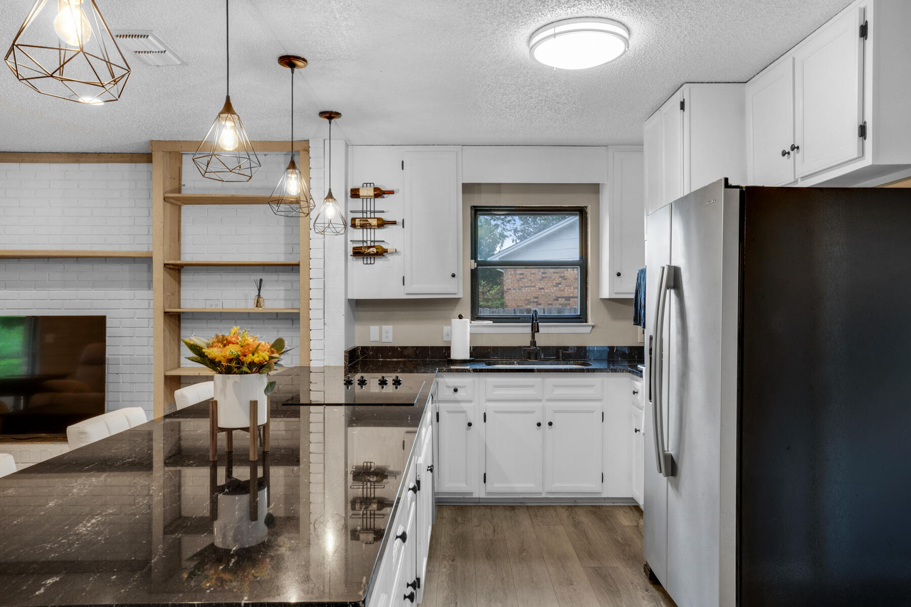 LAKEVIEW ESTATES - Residential Lease