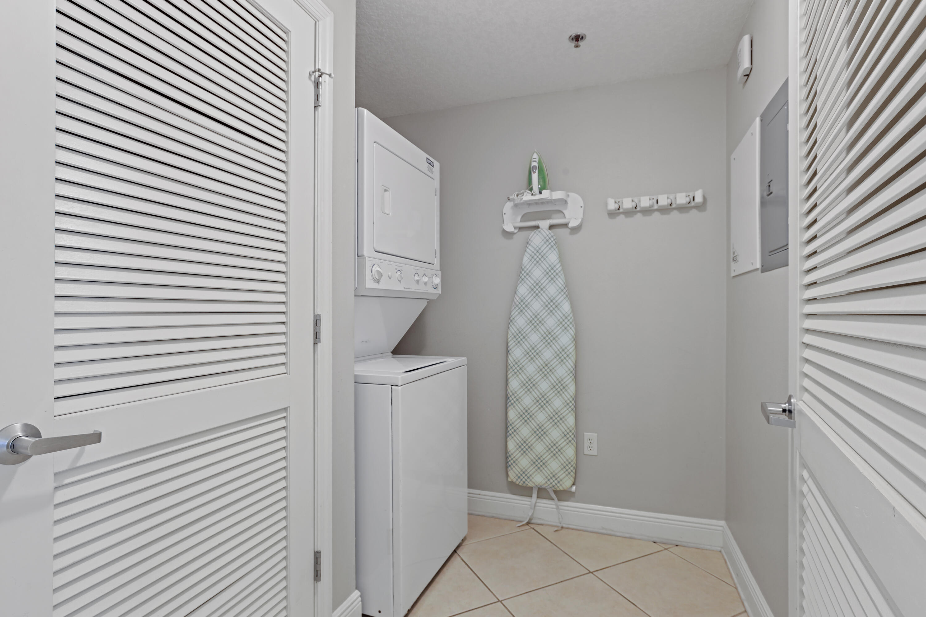 ARIEL DUNES - Residential Lease