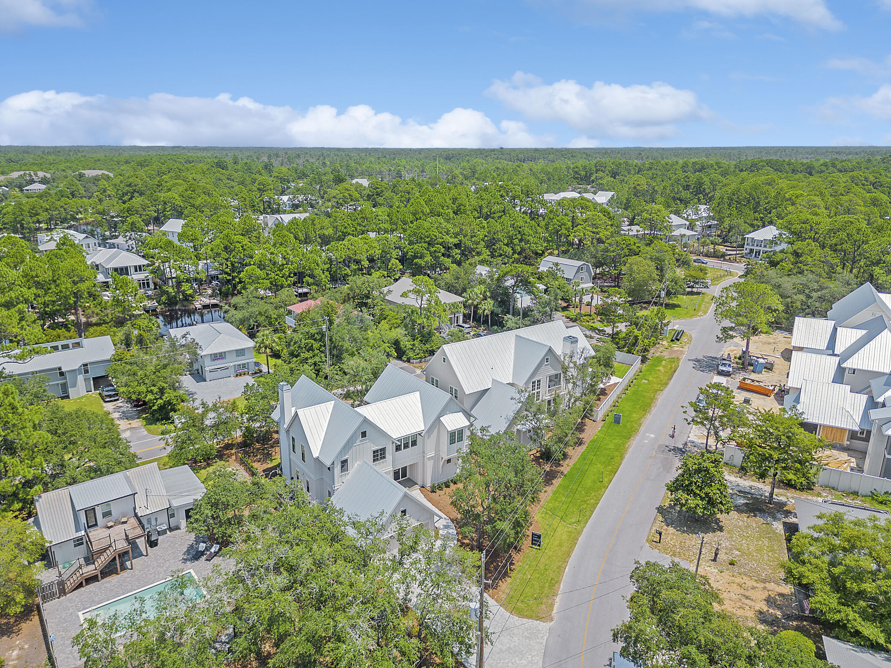 EASTERN LAKES - Residential