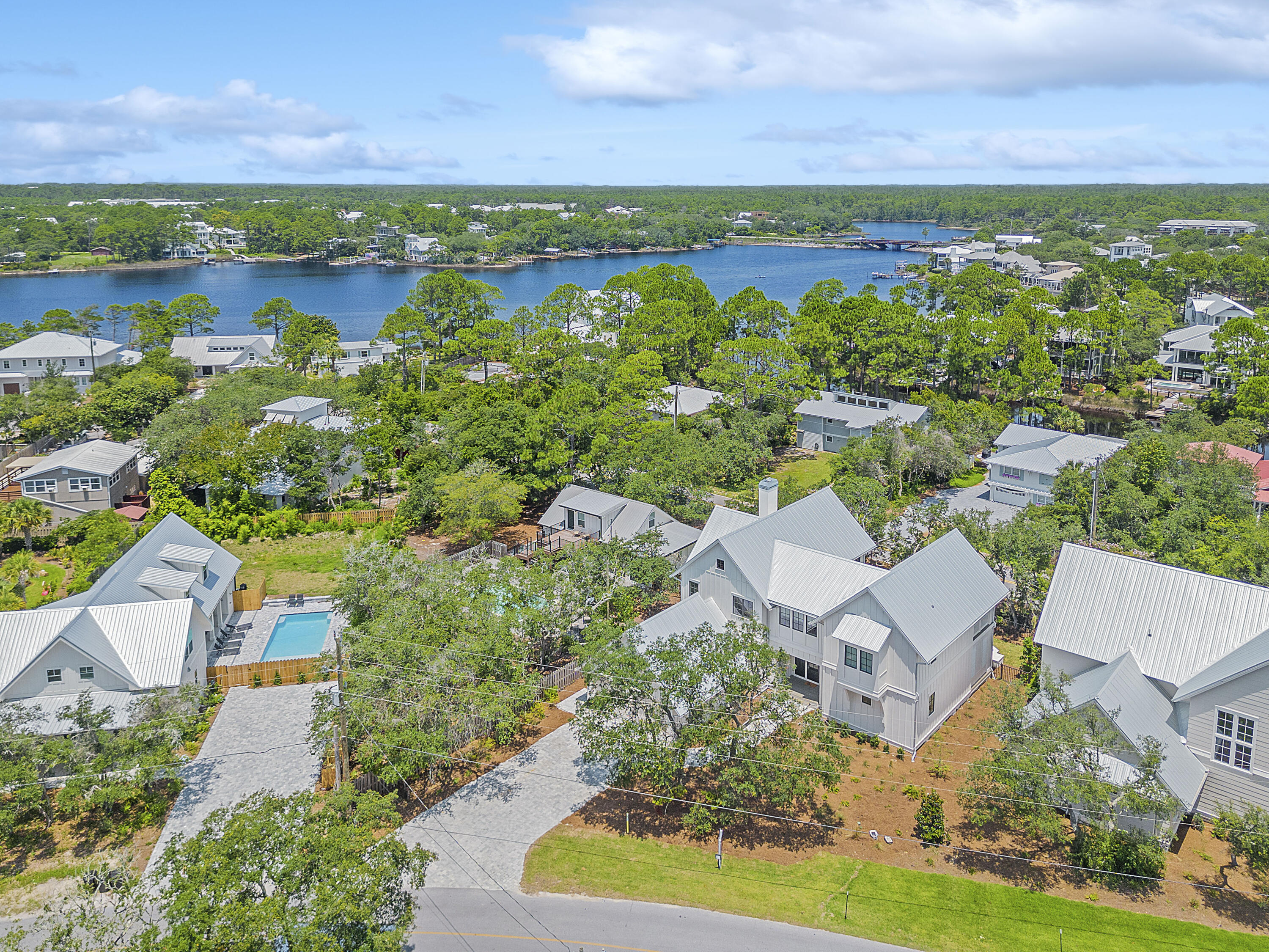 EASTERN LAKES - Residential