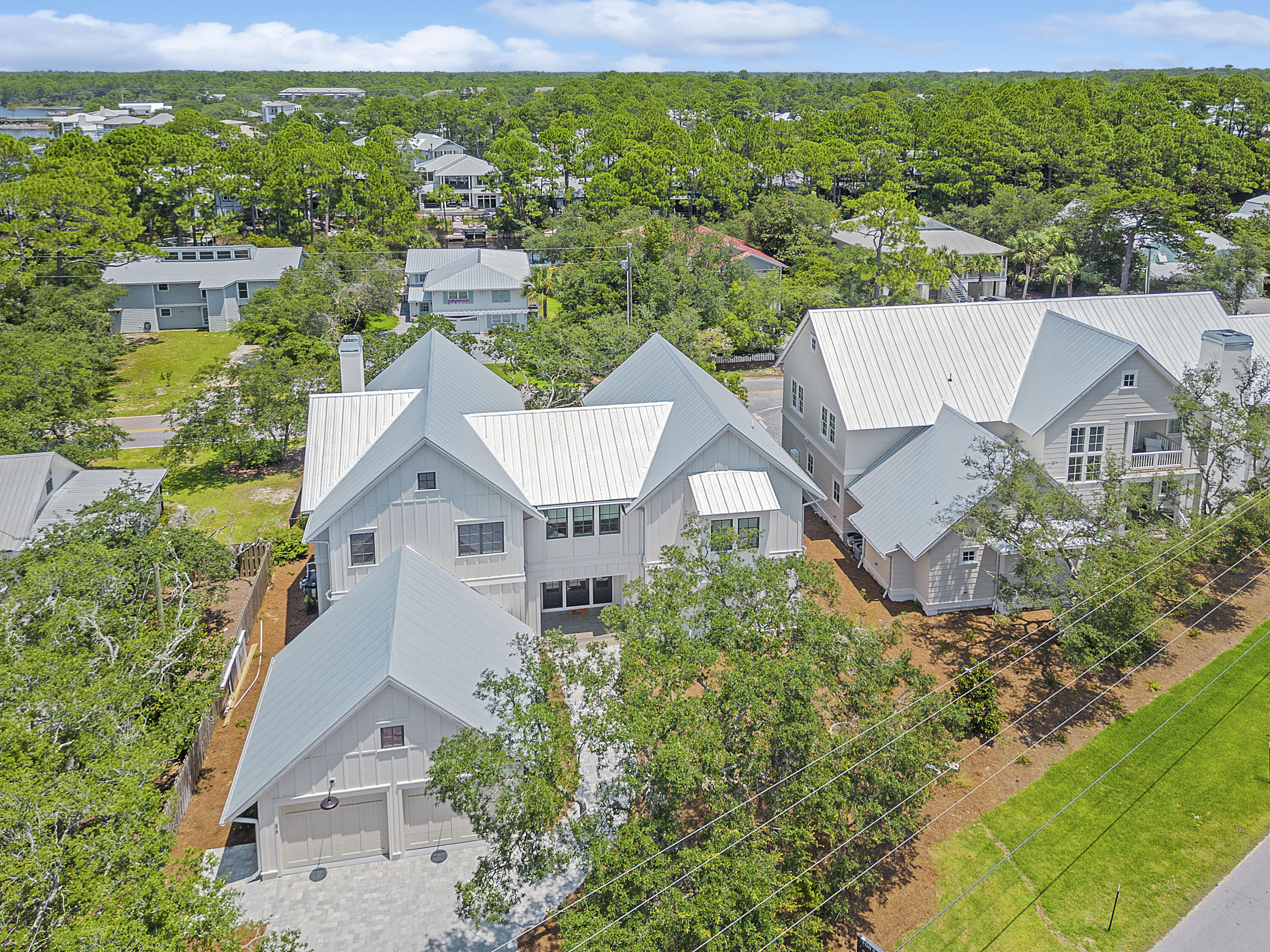 EASTERN LAKES - Residential