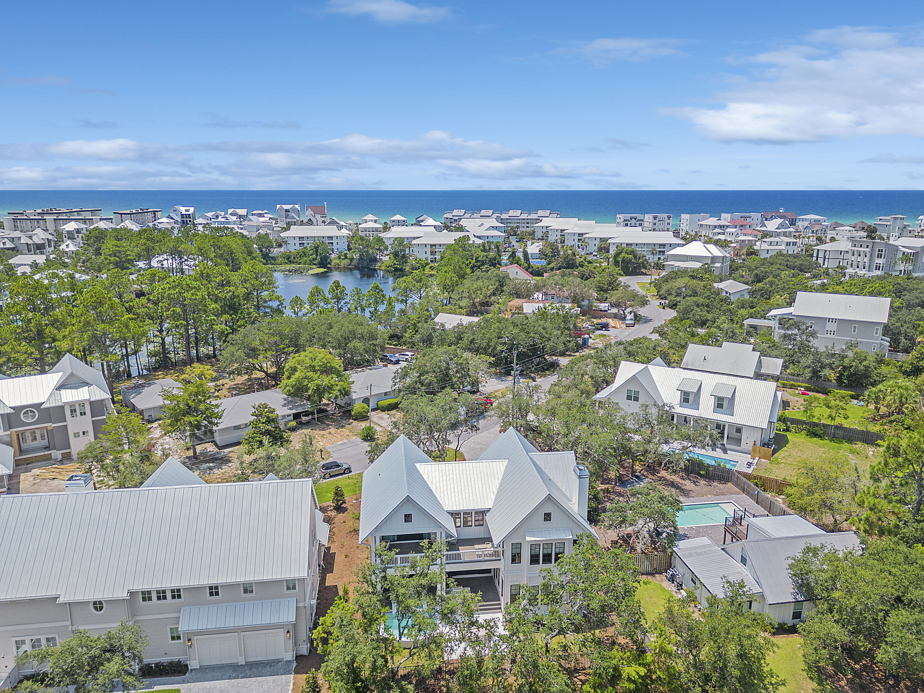 EASTERN LAKES - Residential