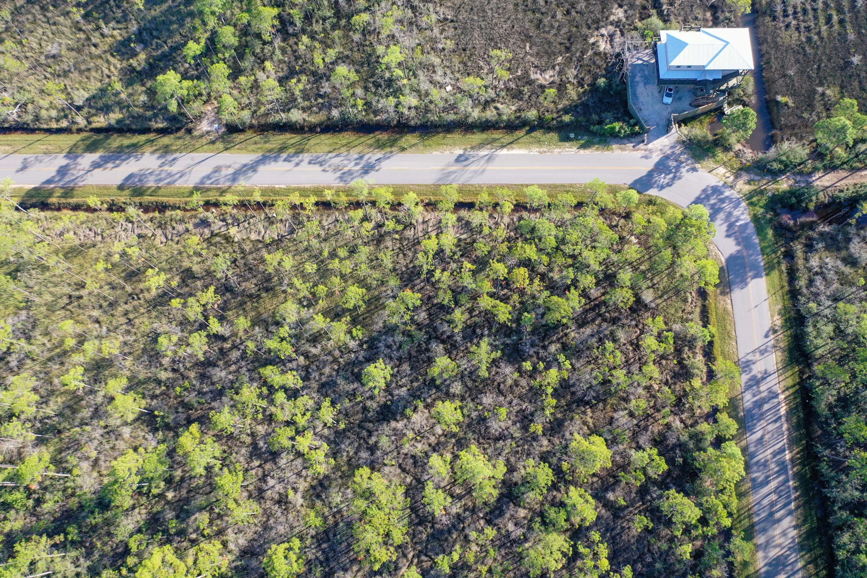 NO RECORDED SUBDIVISION - Land