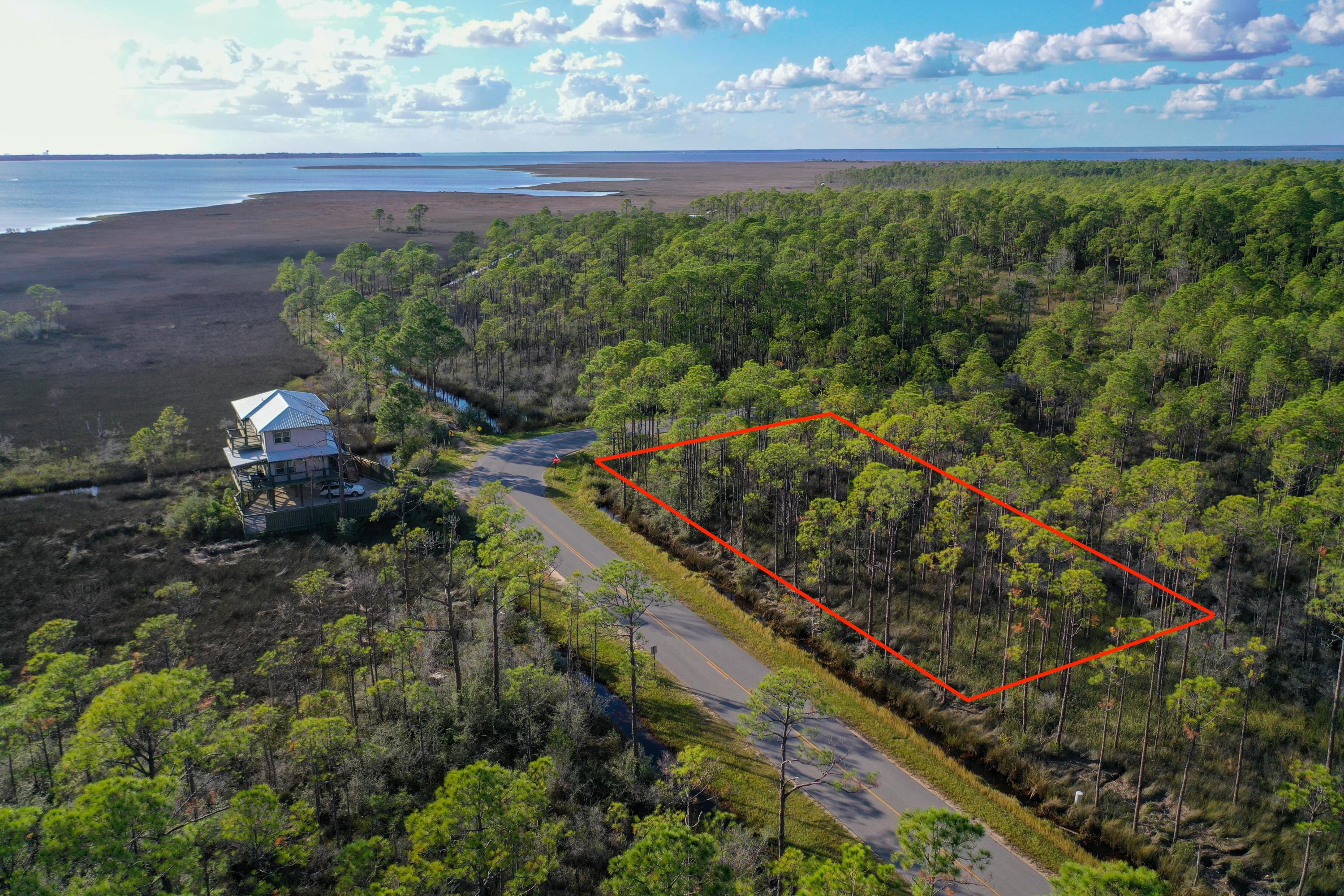 NO RECORDED SUBDIVISION - Land