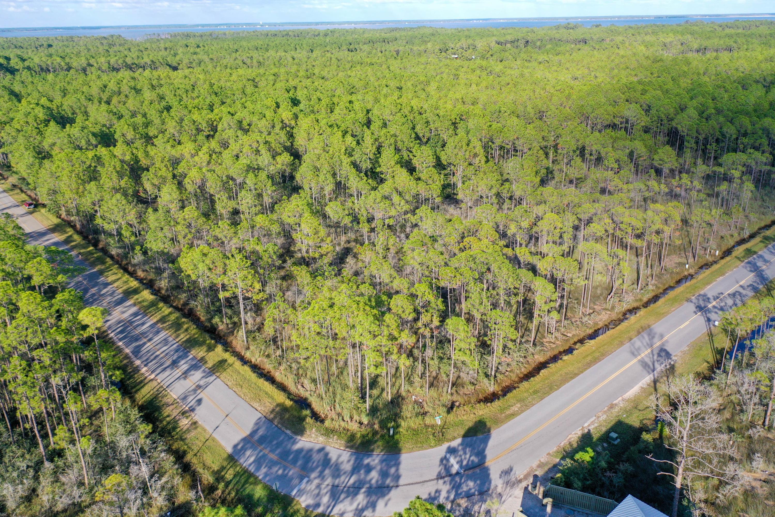 NO RECORDED SUBDIVISION - Land