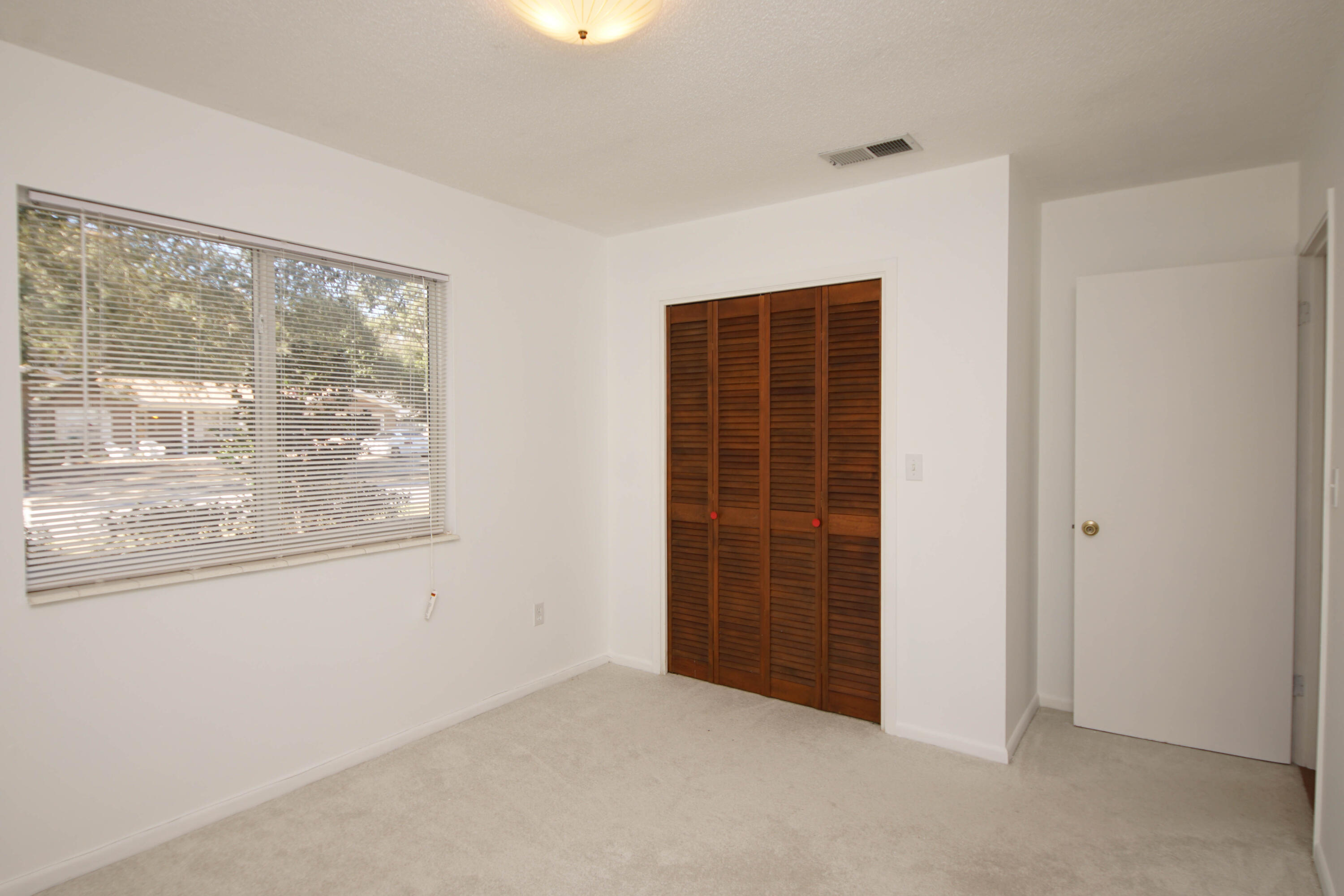 COLLEGE WOOD - Residential