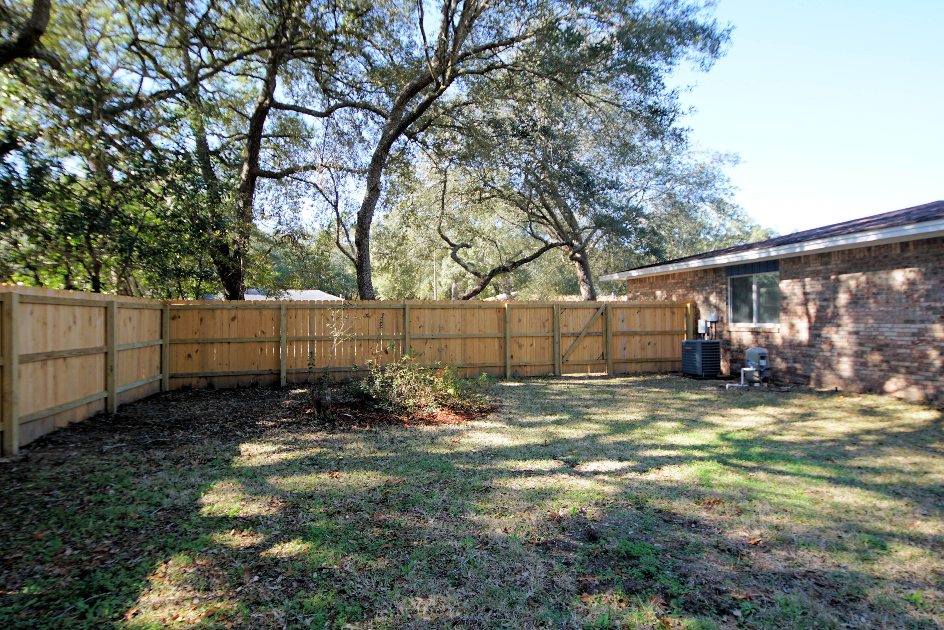 COLLEGE WOOD - Residential