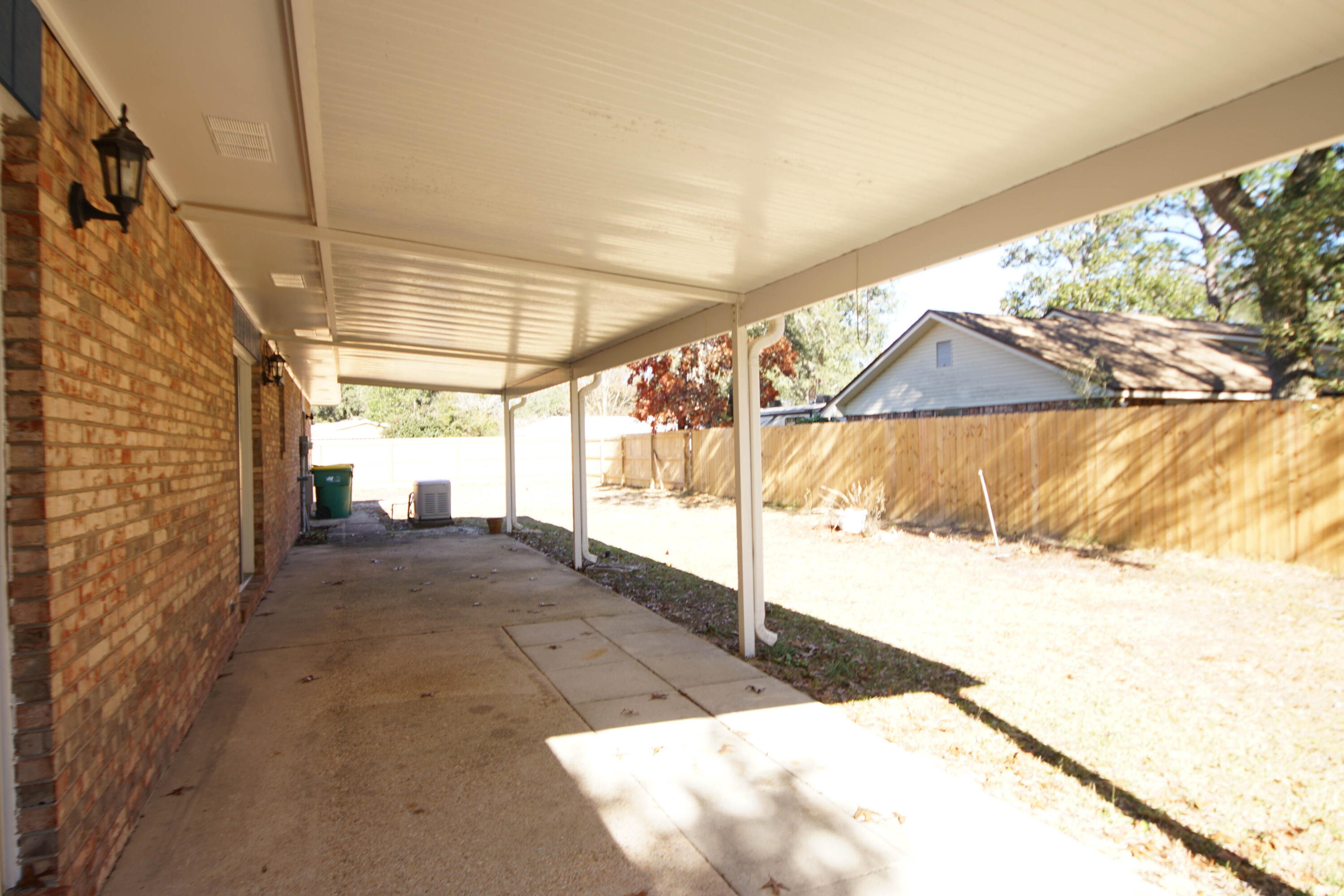 COLLEGE WOOD - Residential