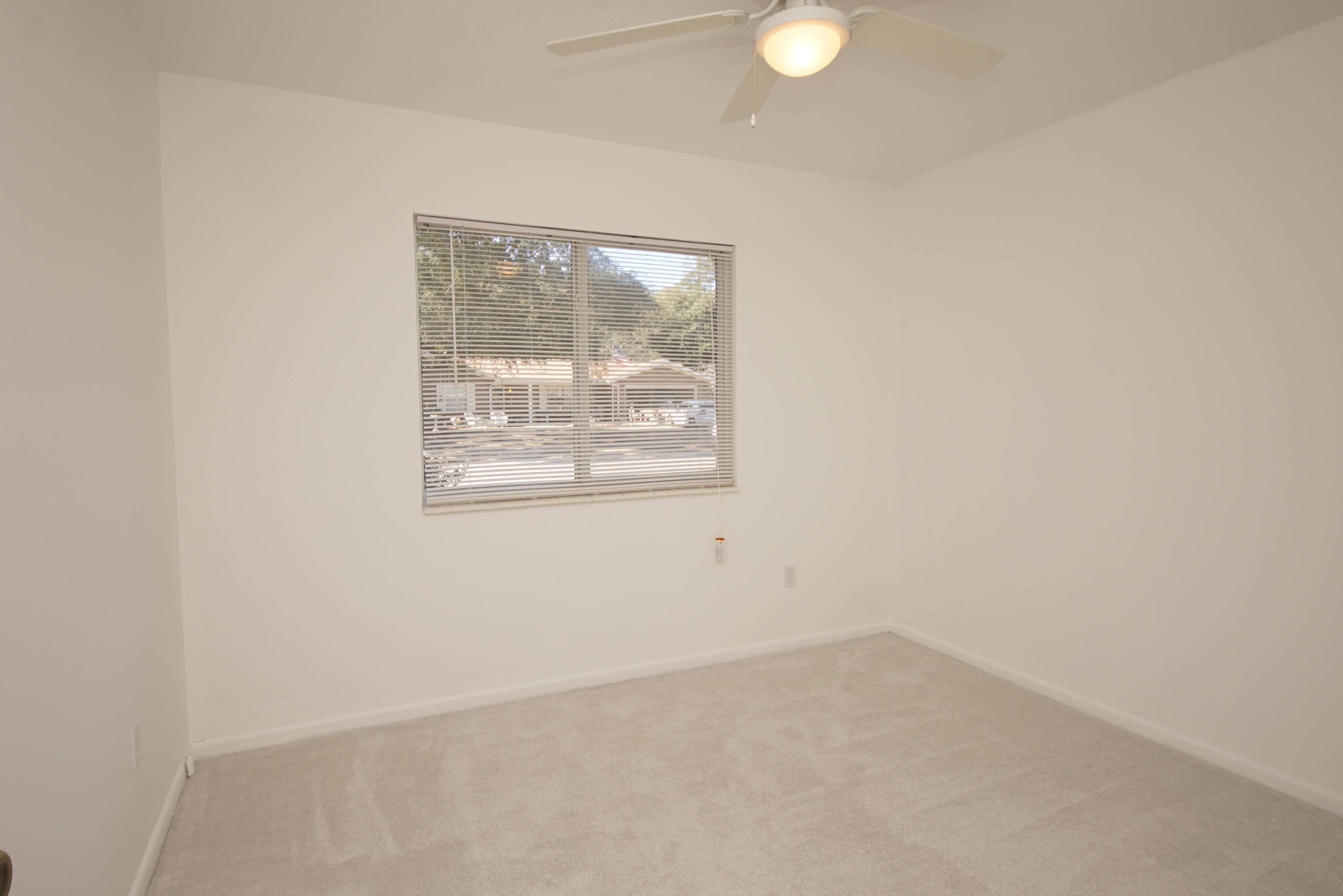 COLLEGE WOOD - Residential