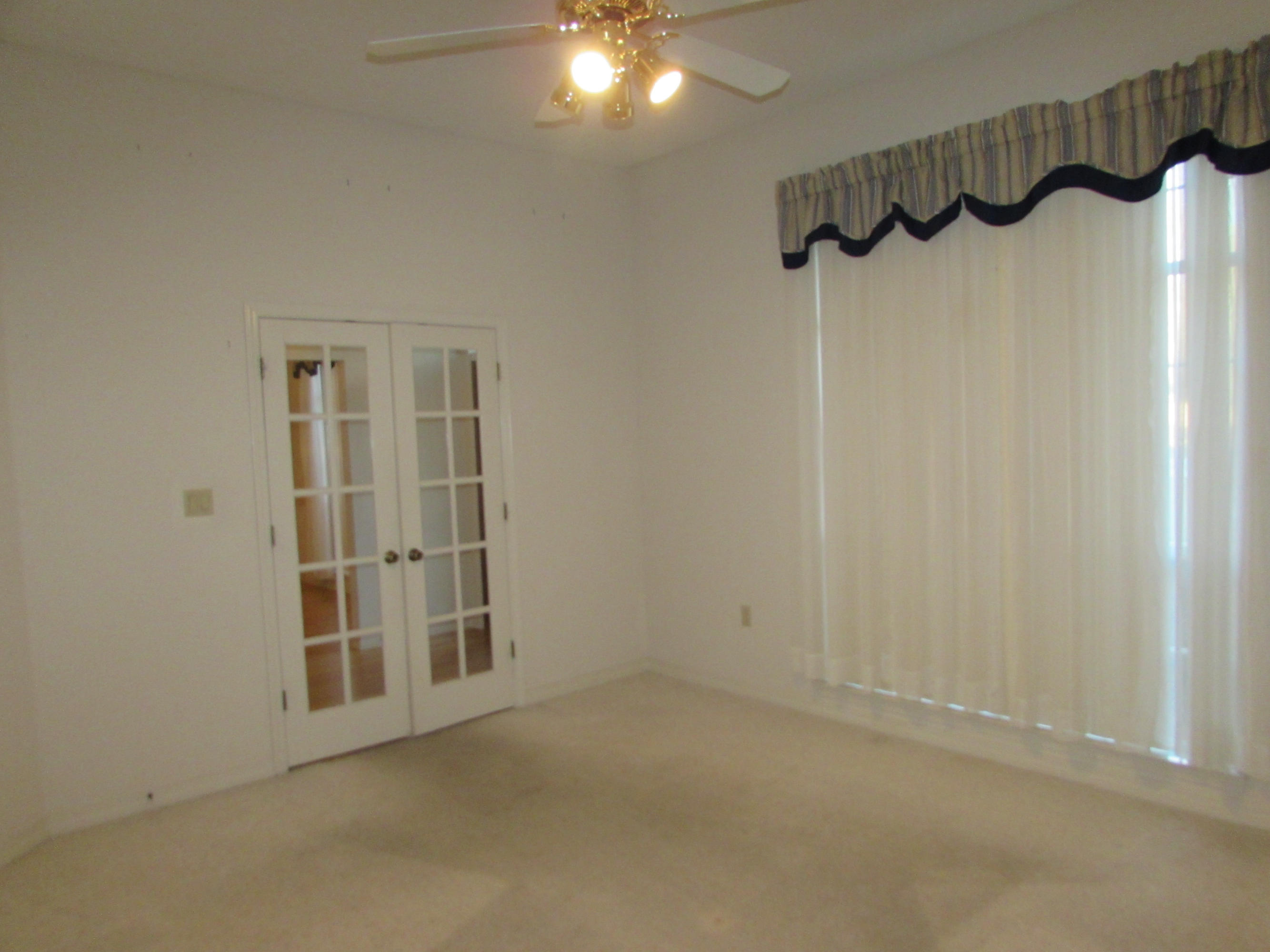 KENNEDY LAKES 1ST ADDN - Residential