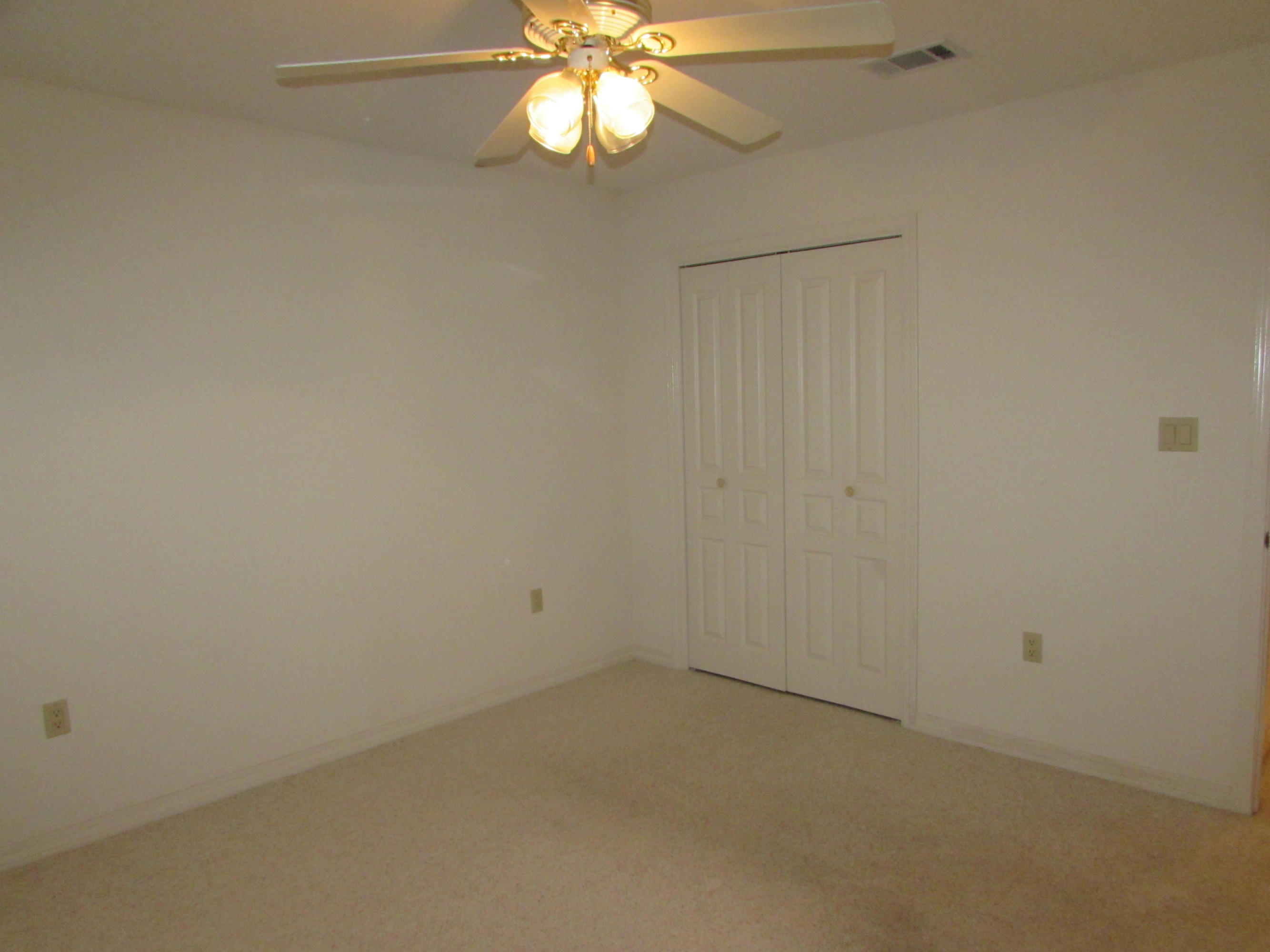 KENNEDY LAKES 1ST ADDN - Residential
