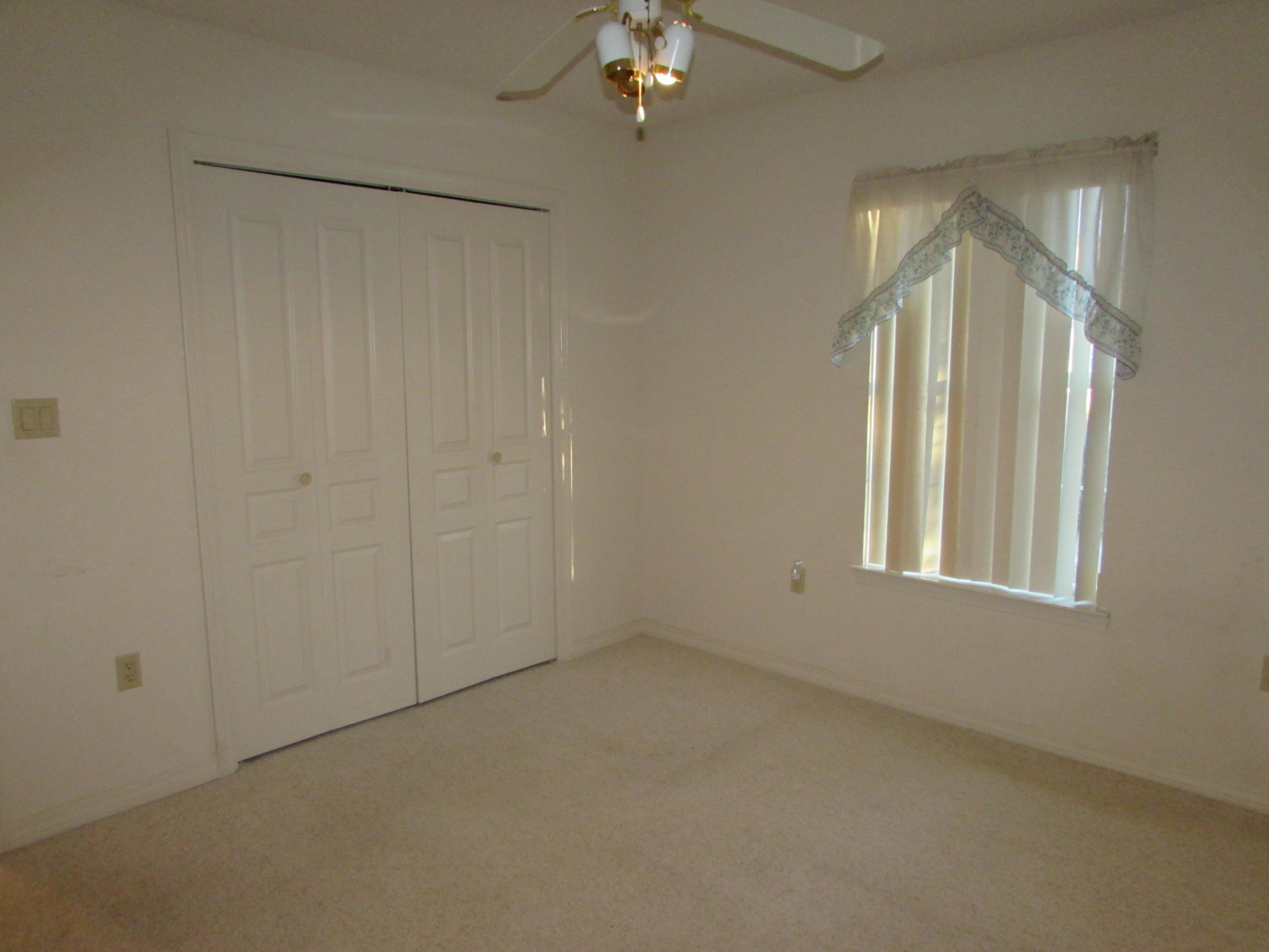 KENNEDY LAKES 1ST ADDN - Residential