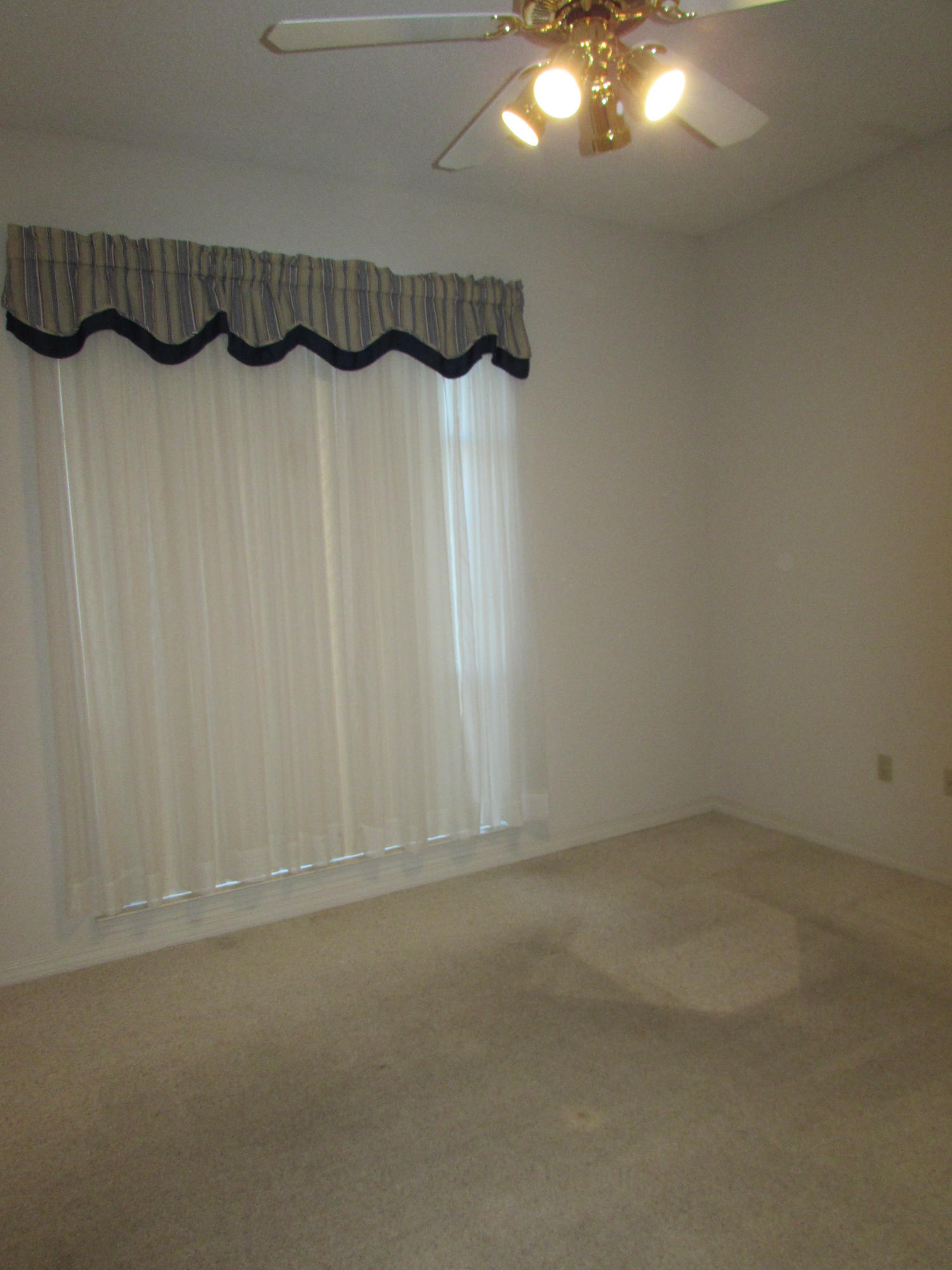 KENNEDY LAKES 1ST ADDN - Residential