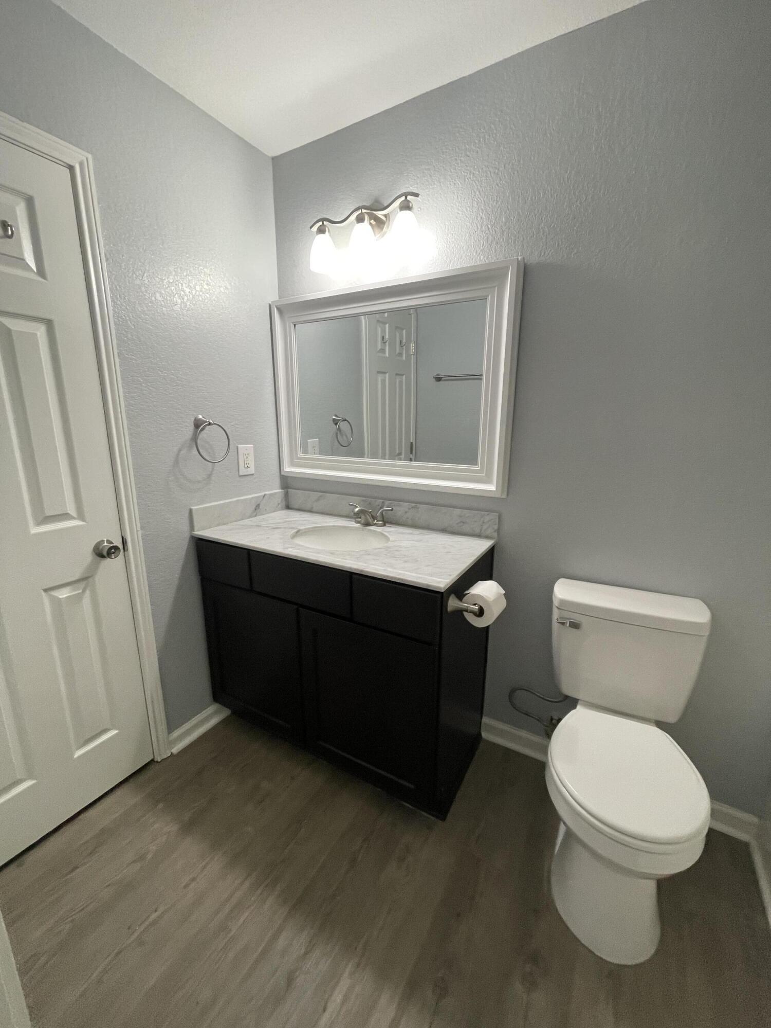 YACHT CLUB OAKS - Residential
