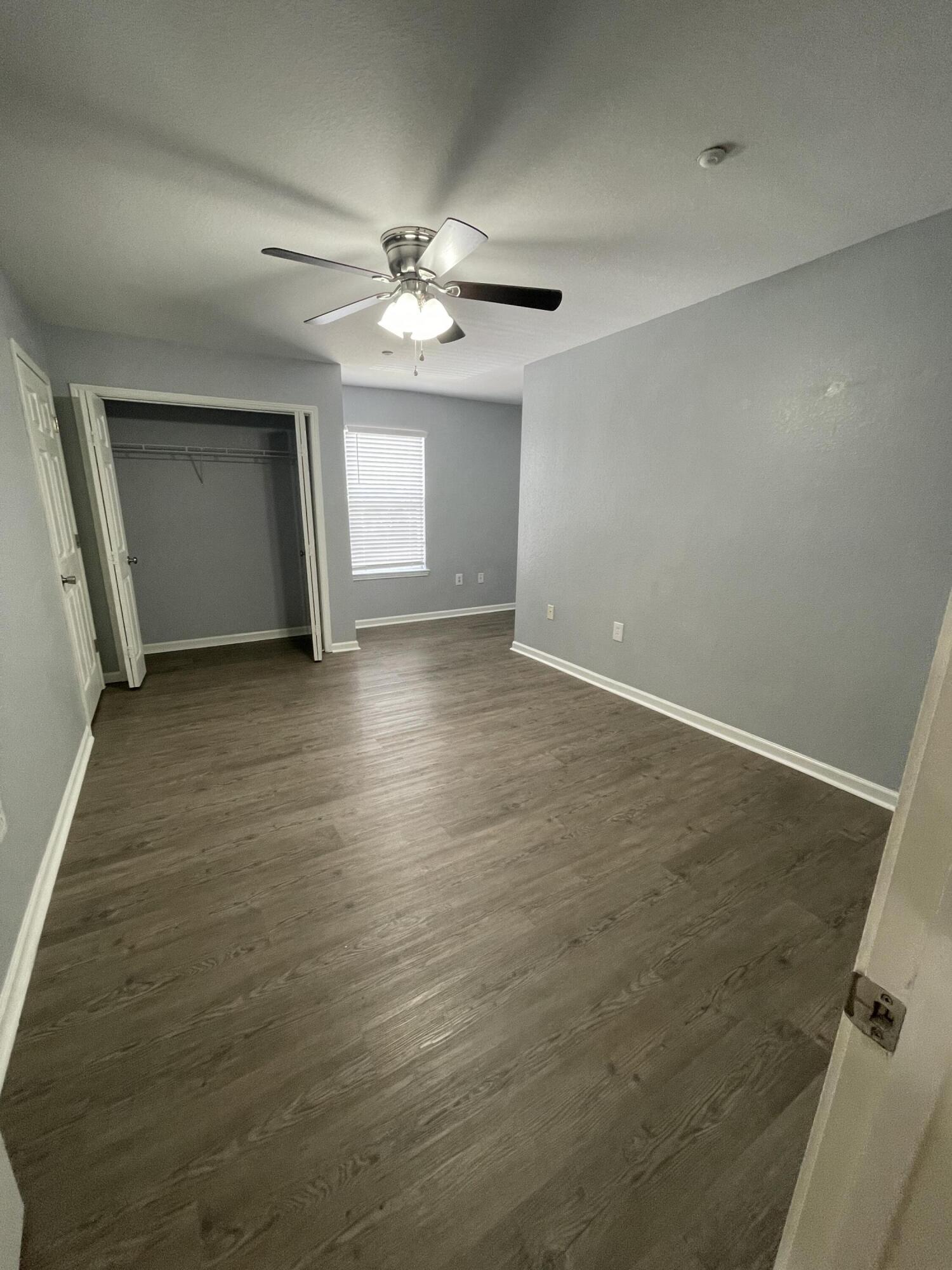 YACHT CLUB OAKS - Residential
