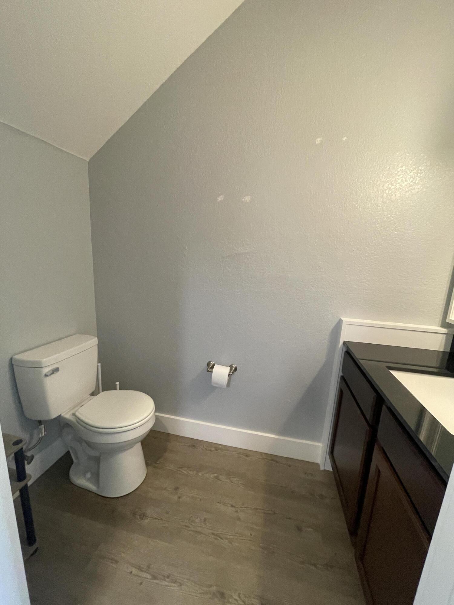 YACHT CLUB OAKS - Residential