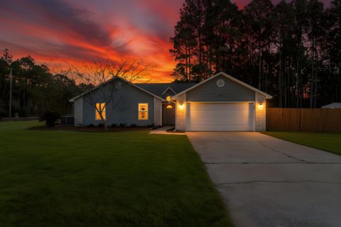 Photo of 2528 Hilton Drive, Navarre, FL 32566 (MLS # 991402)