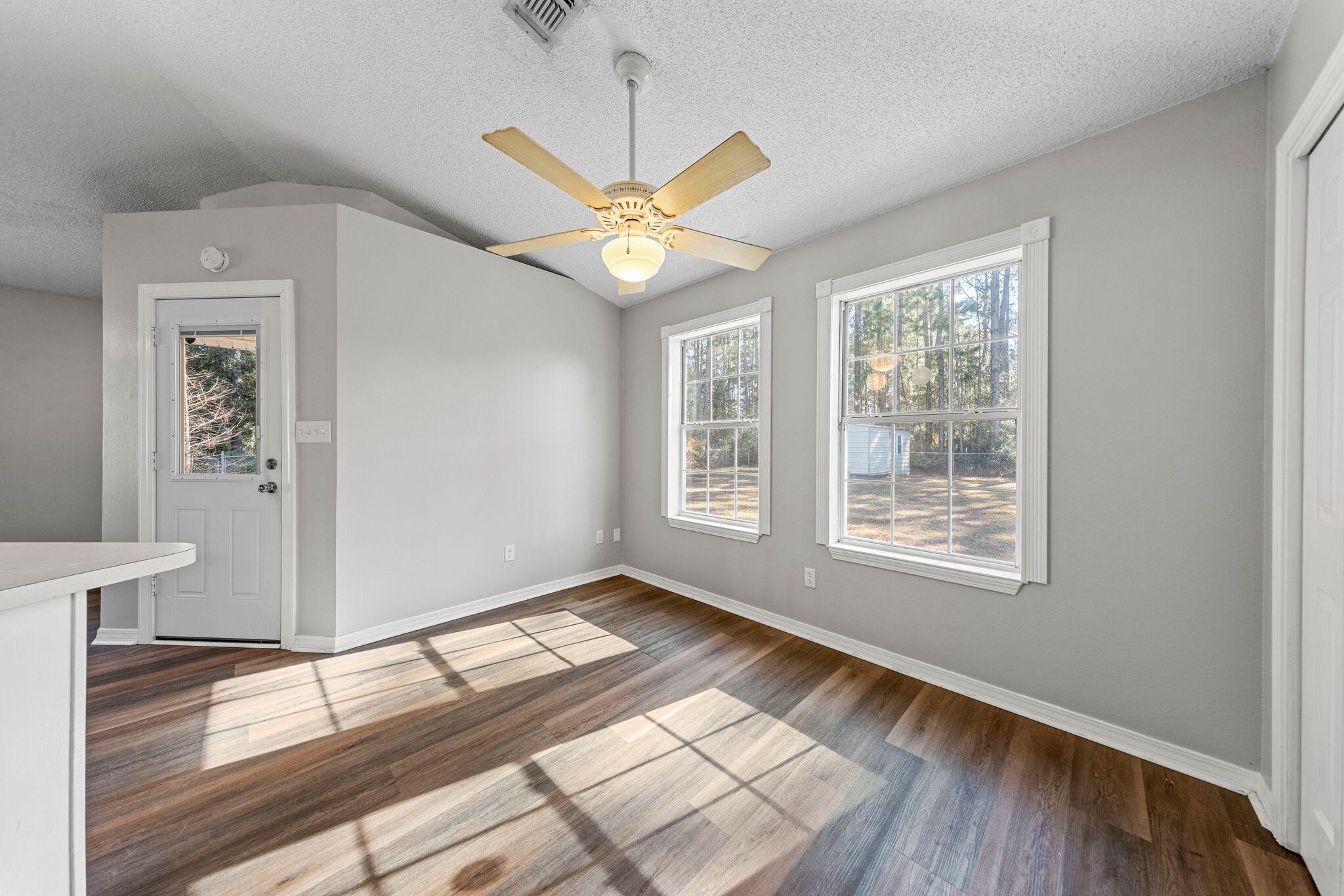 HOLLEY BY THE SEA - Residential